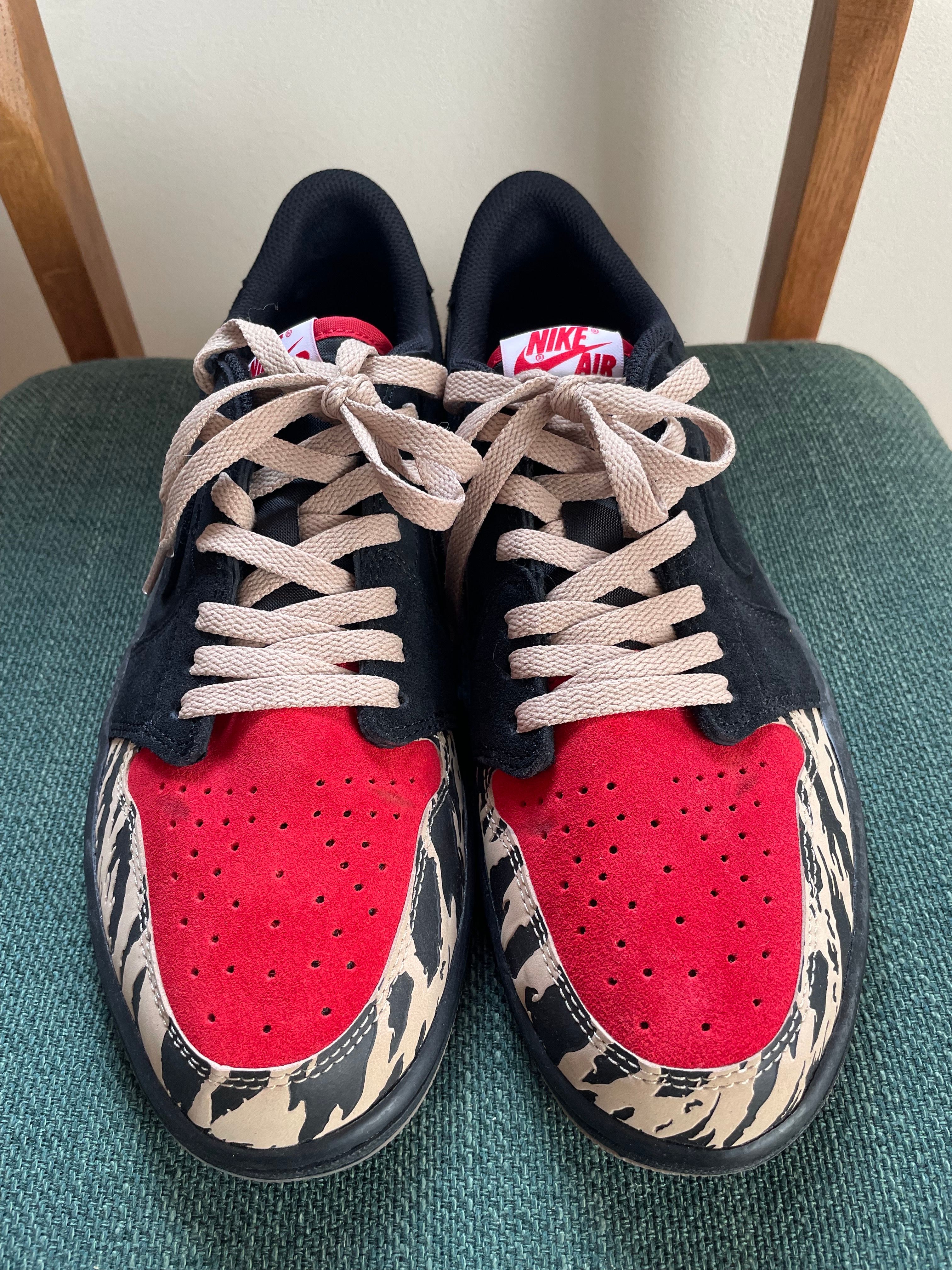 Sole Fly × Nike Air Jordan 1 Low "Black and Sport Red"