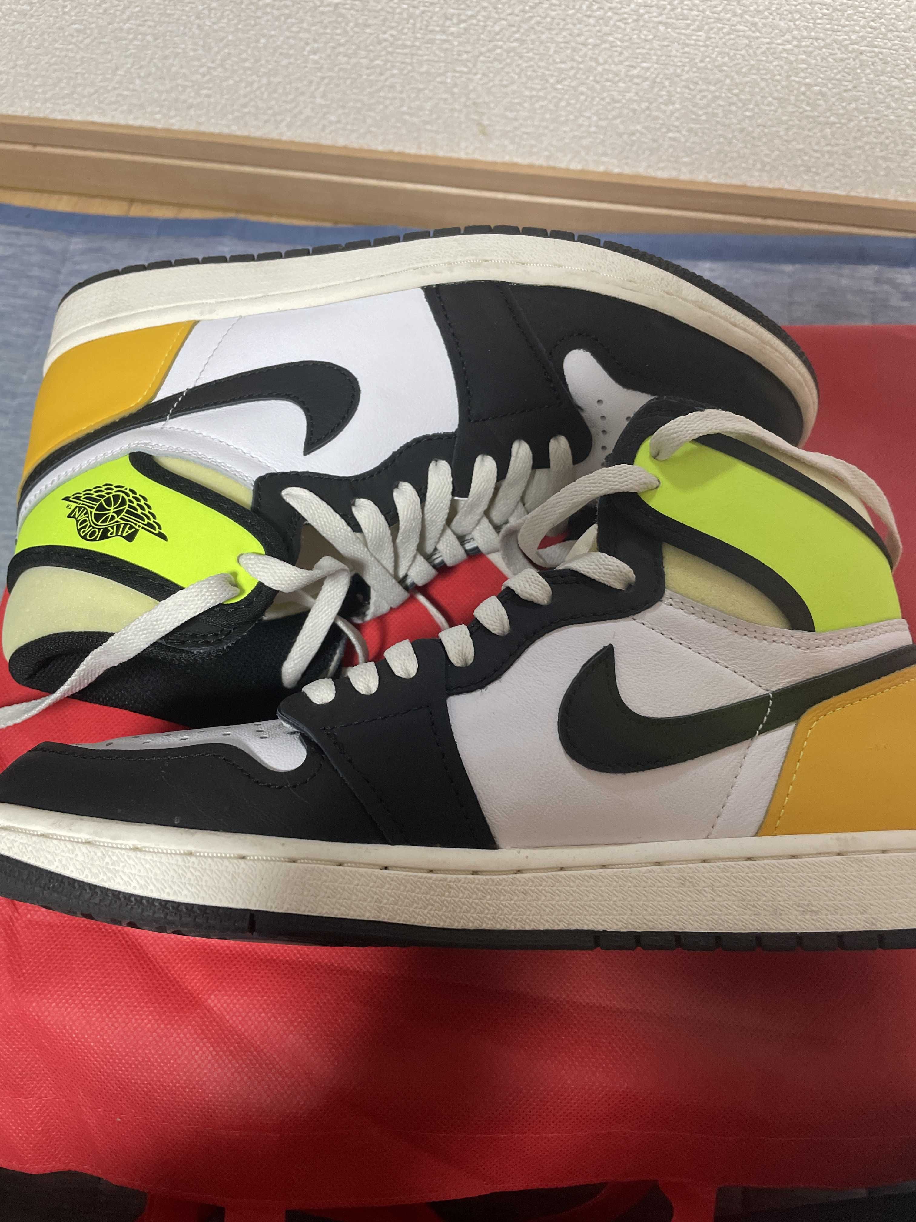 Nike Air Jordan 1 High OG "Volt Gold"