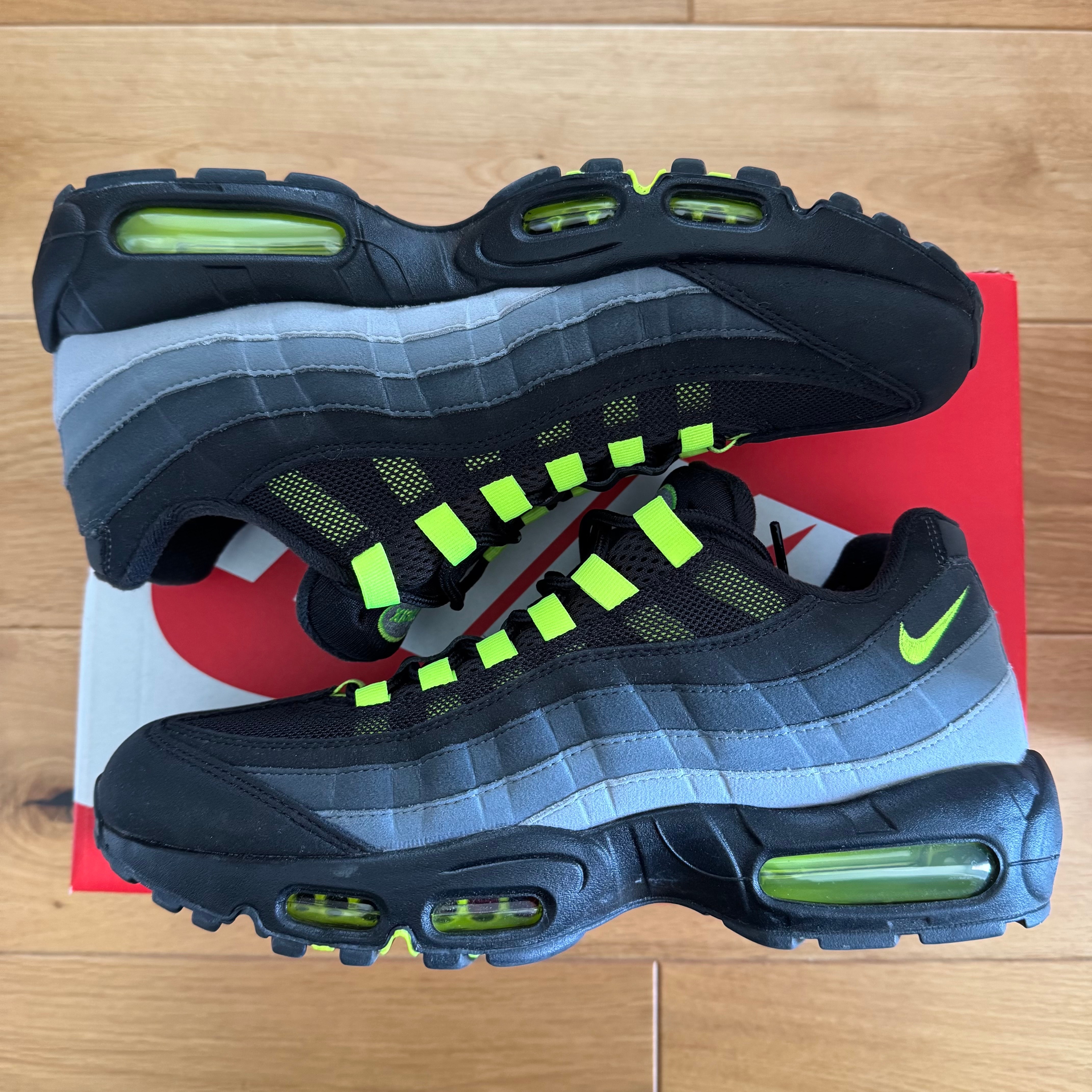 Nike Air Max 95 "Black/Anthracite/Smoke Grey/Volt"