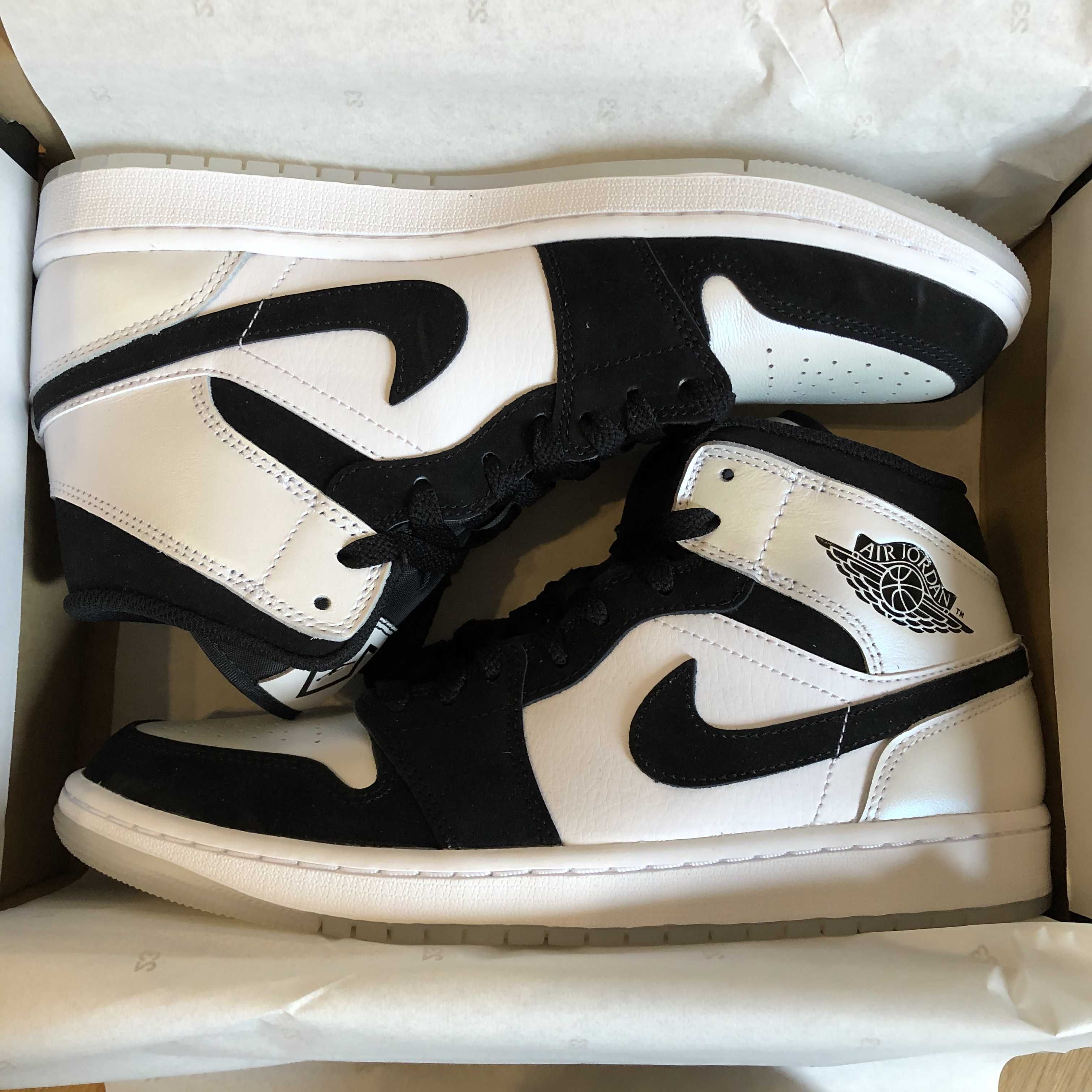 Nike Air Jordan 1 Mid "Omega/Black/White"