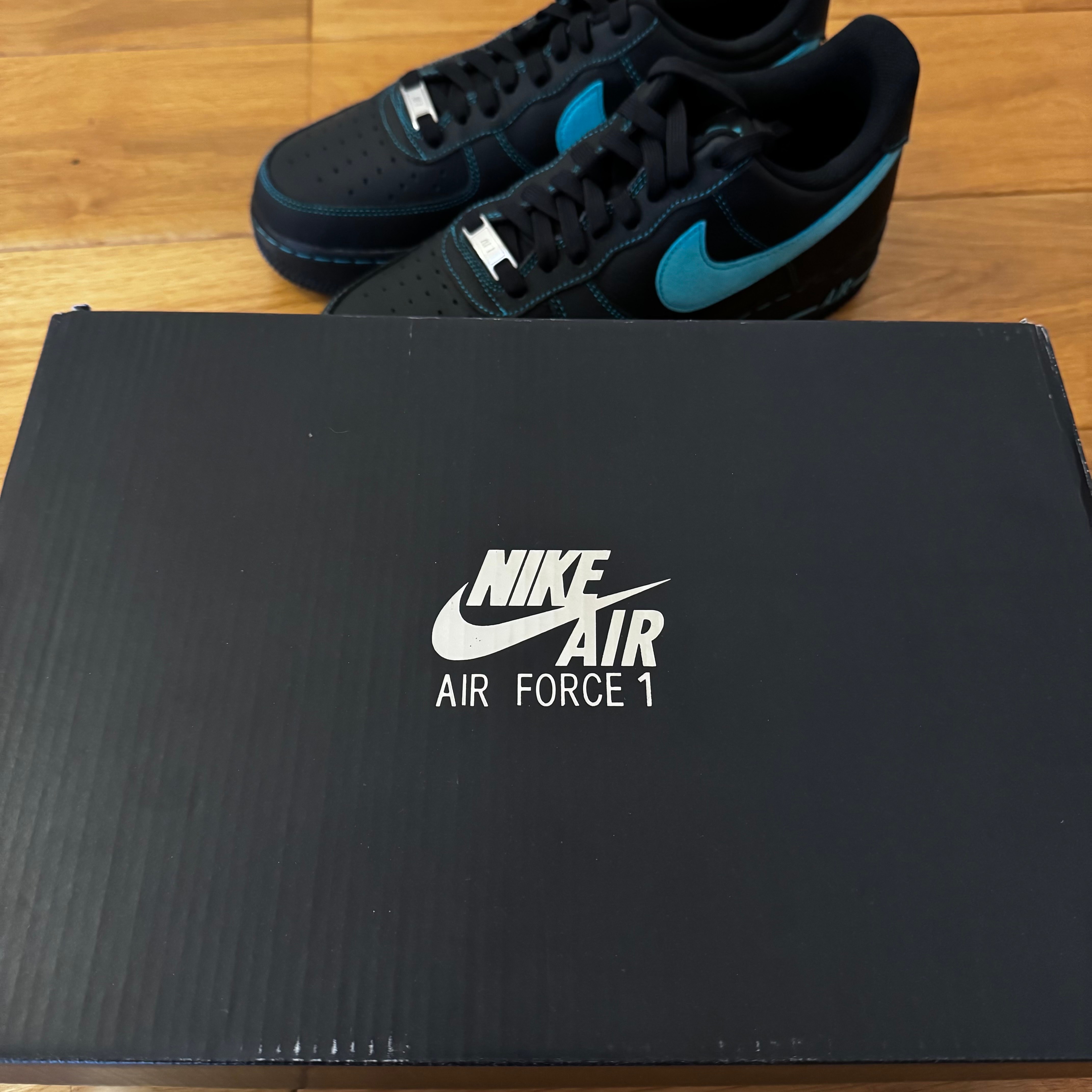 ナイキ エアフォース1 ロー "ブラックティファニー"