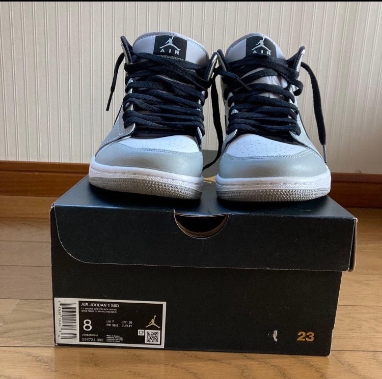 Nike Air Jordan 1 Mid "Light Smoke Grey/White/Black"