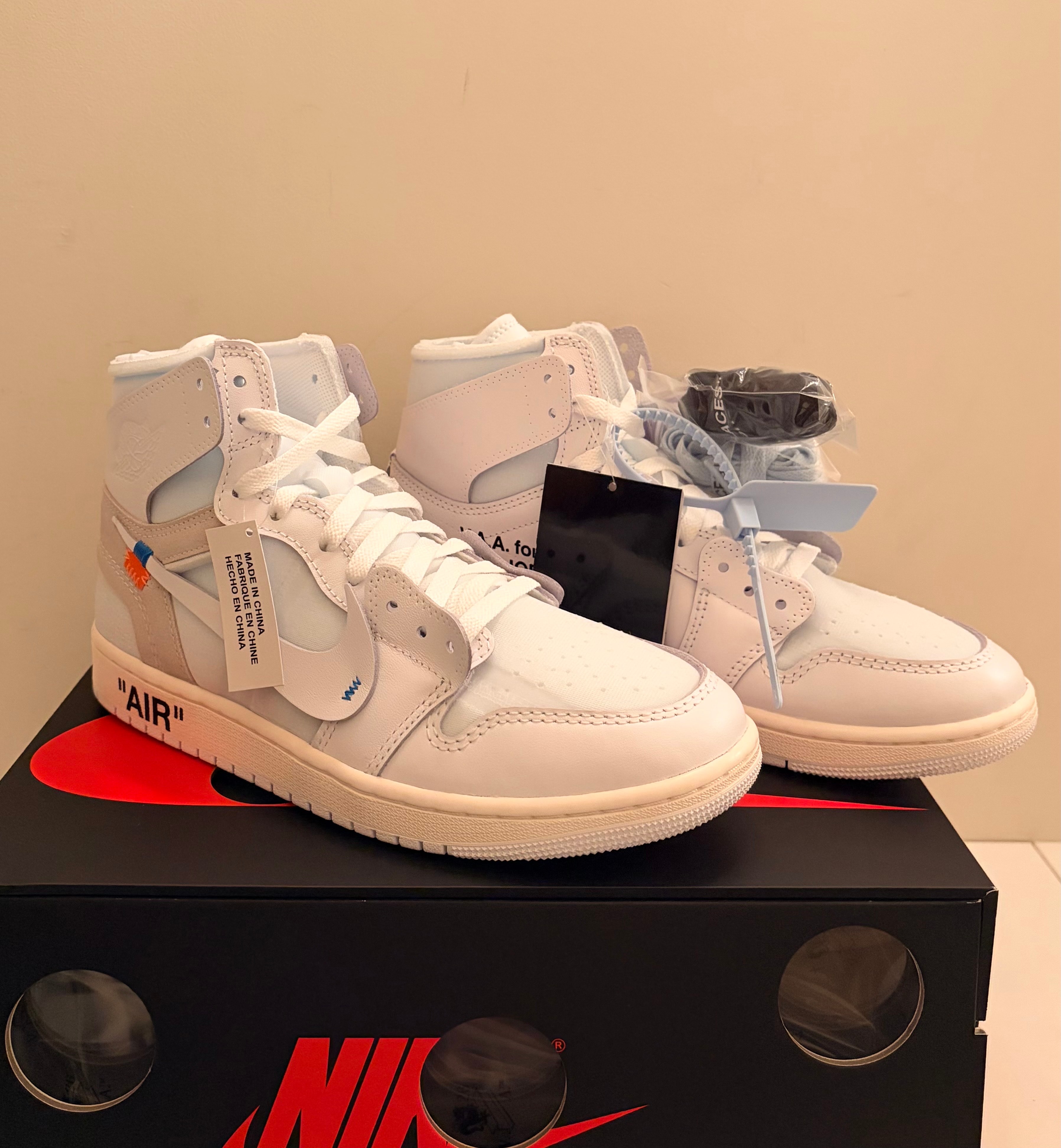 Virgil Abloh Archive (V.A.A.) × Nike Air Jordan 1 Retro High OG "Alaska"