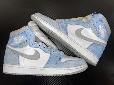 Nike Air Jordan 1 High OG "Hyper Royal"