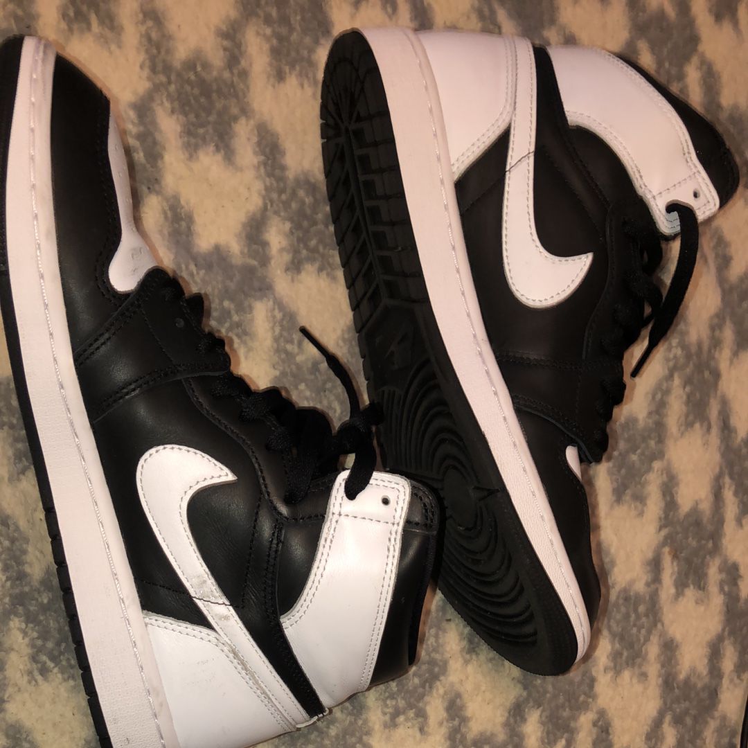 Nike Air Jordan 1 Retro High OG "Black/White"