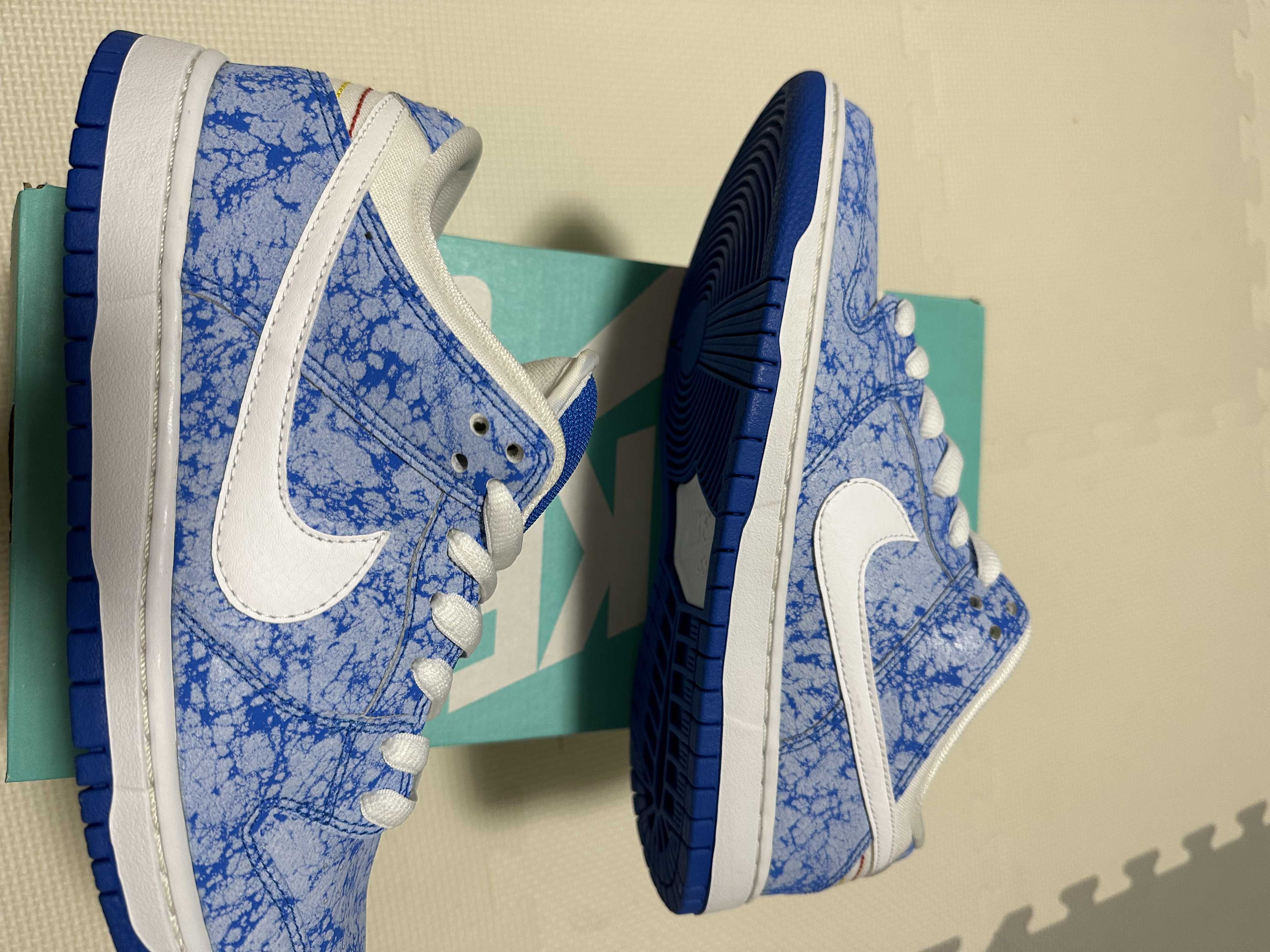 Nike SB Dunk Low "Blue Marble"