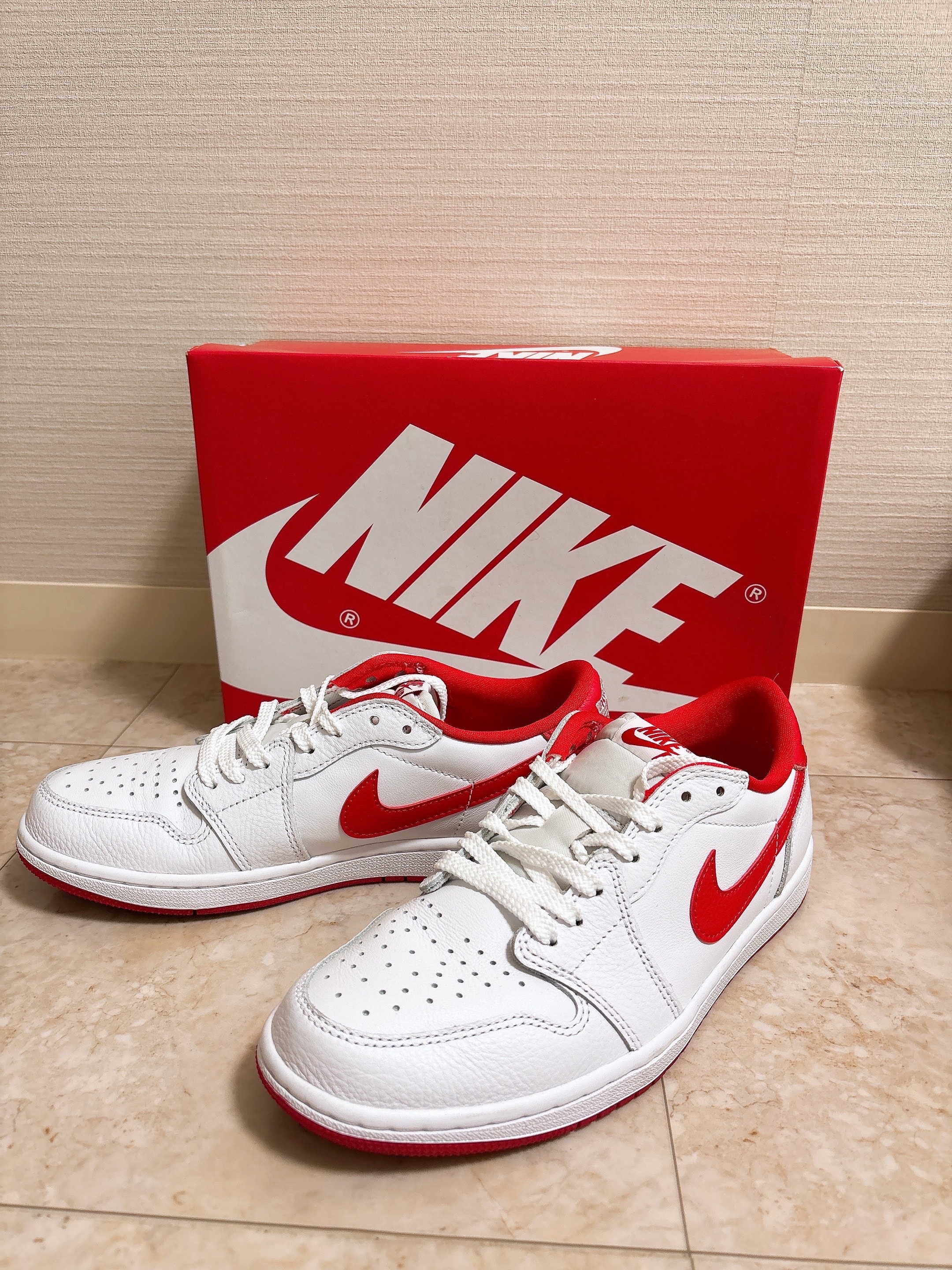 Nike Air Jordan 1 Retro Low OG "White and University Red"