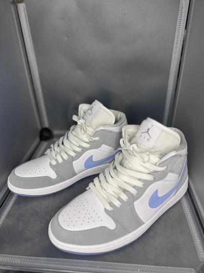 Nike Women's Air Jordan 1 Mid "Wolf Grey"