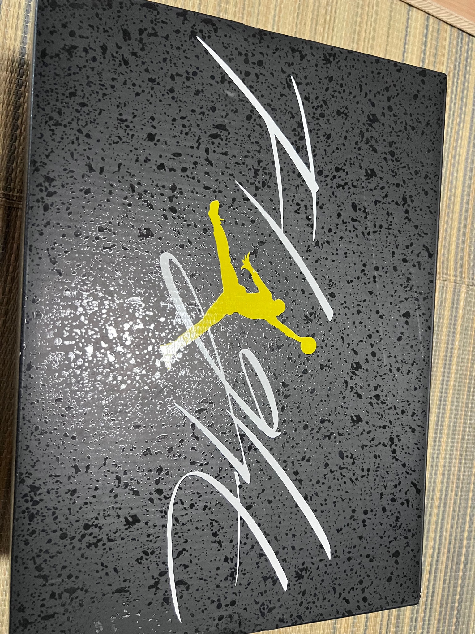 Nike Air Jordan 4 Retro "Thunder"(2023)