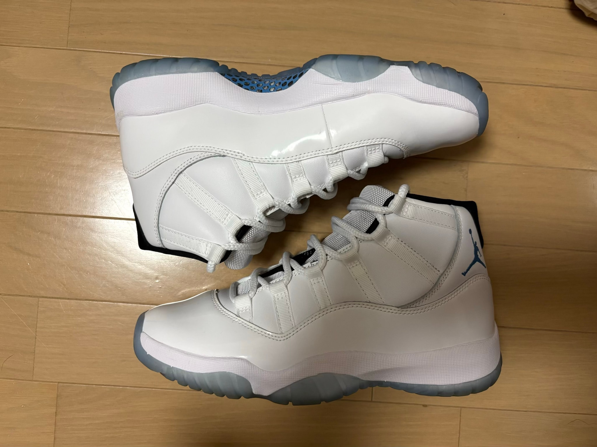 Nike Air Jordan 11 Retro "White/Legend Blue"