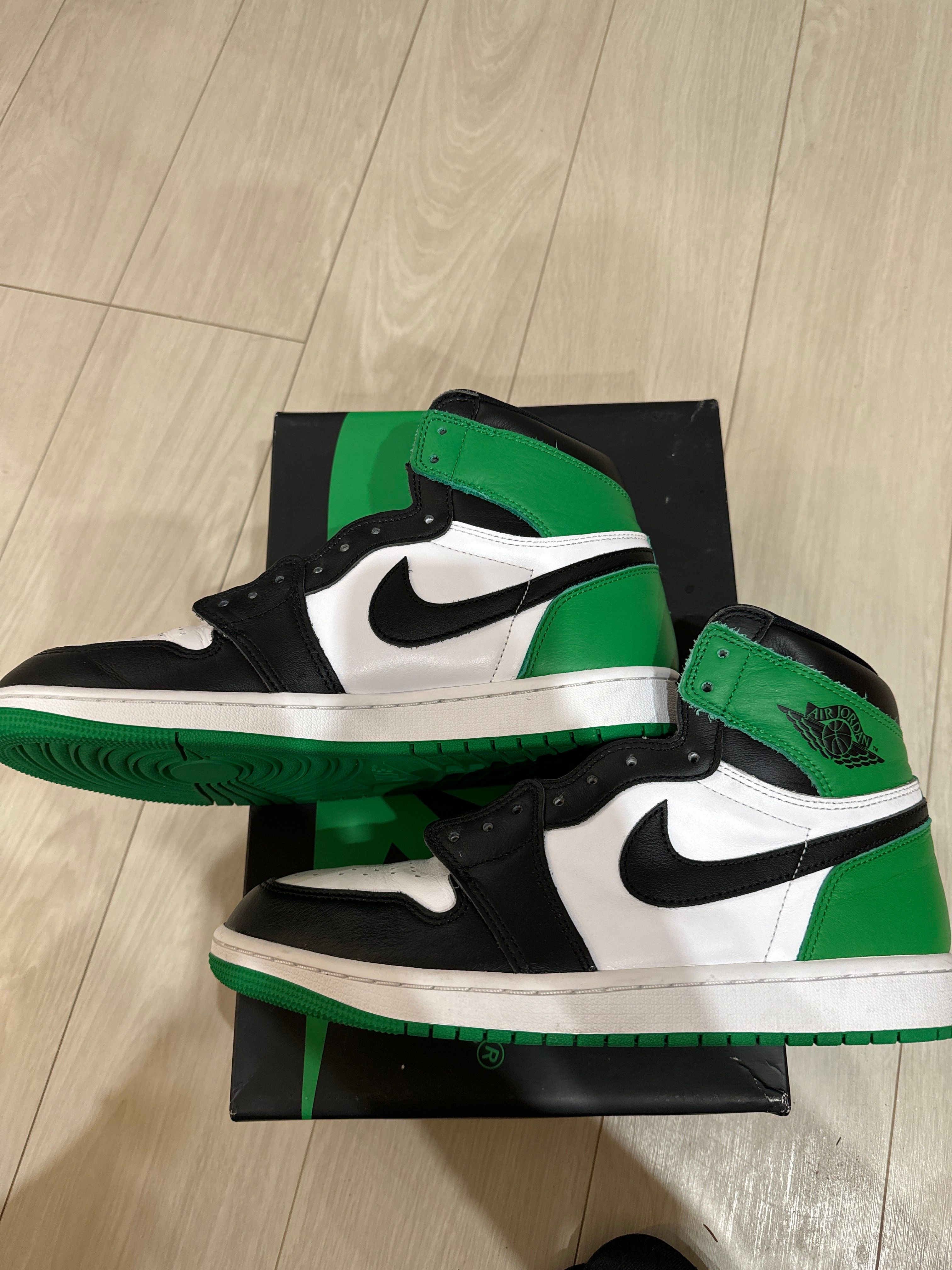 Nike Air Jordan 1 Retro High OG "Celtics/Black and Lucky Green" (2023)
