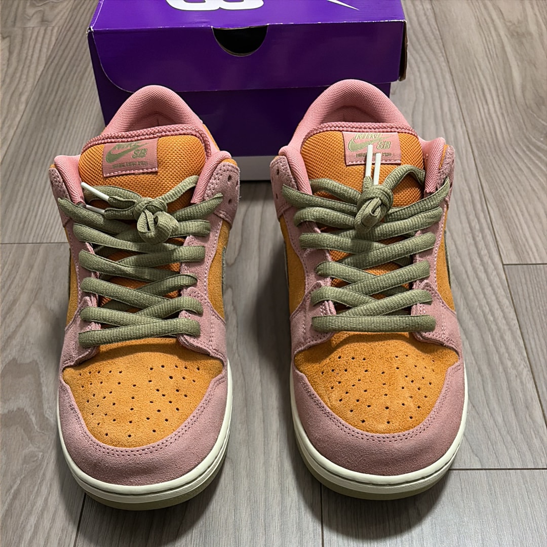 Nike SB Dunk Low Pro "Red Stardust and Monarch"