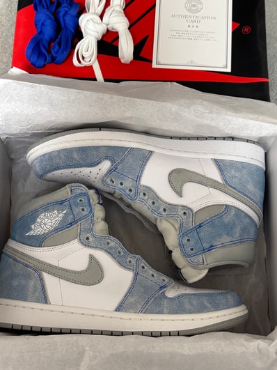 Nike Air Jordan 1 High OG "Hyper Royal"