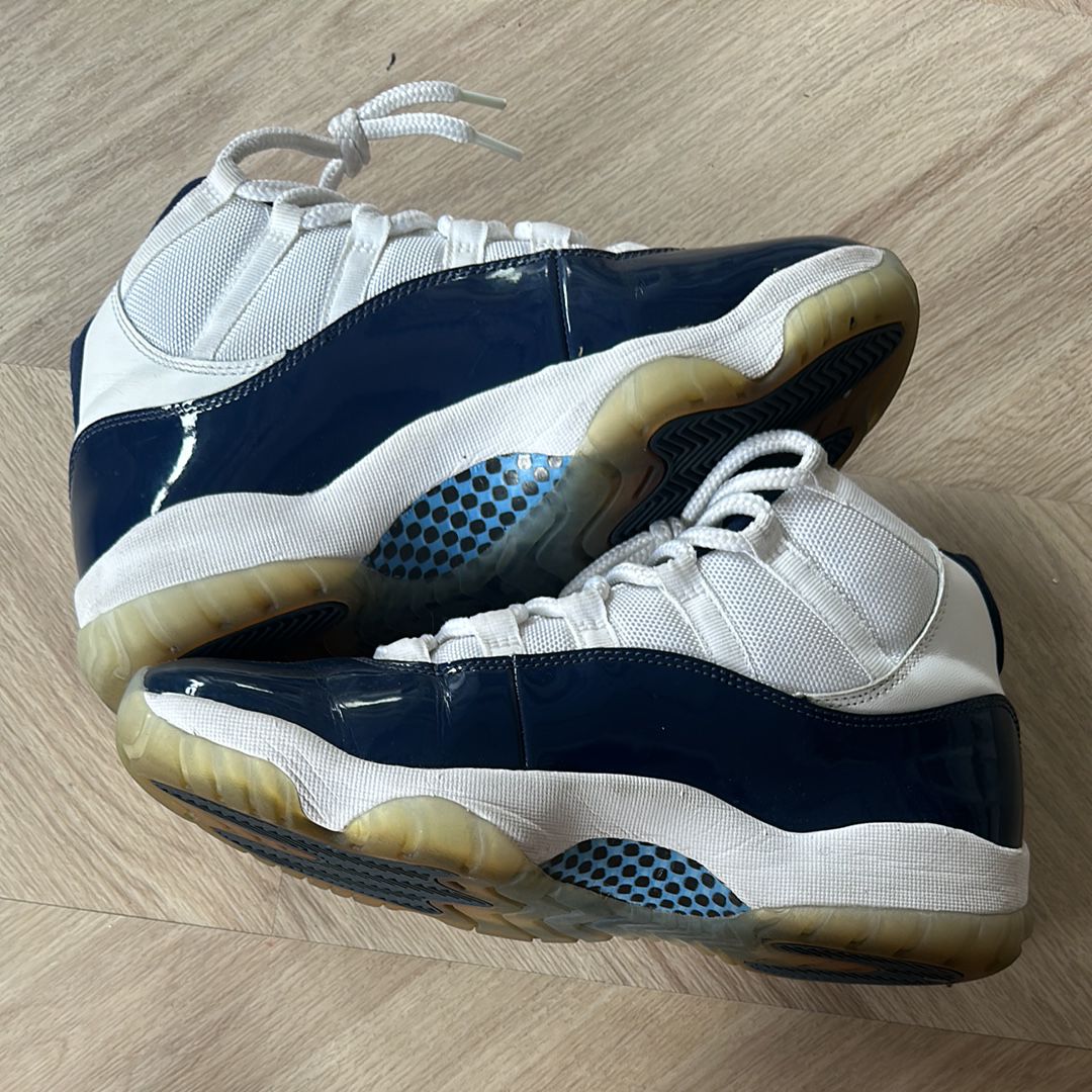 Nike Air Jordan 11 Retro "UNC Win Like 82"