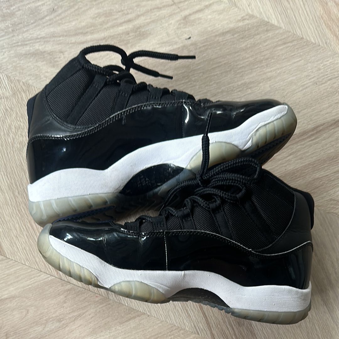 Nike Air Jordan 11 Retro "Space Jam" (2016)