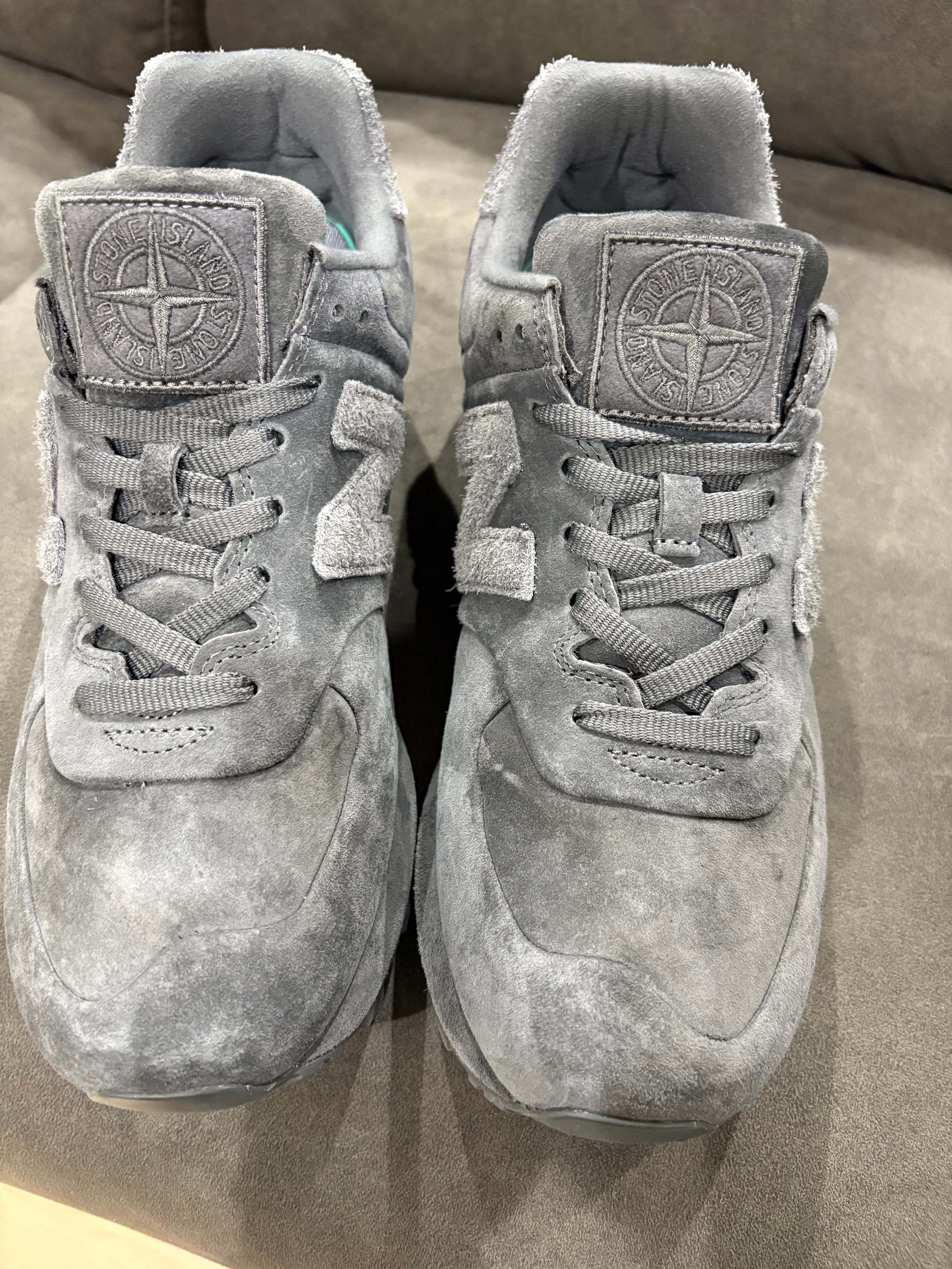 ストーンアイランド × ニューバランス 574 レガシー ゴースト "ダークグレー"