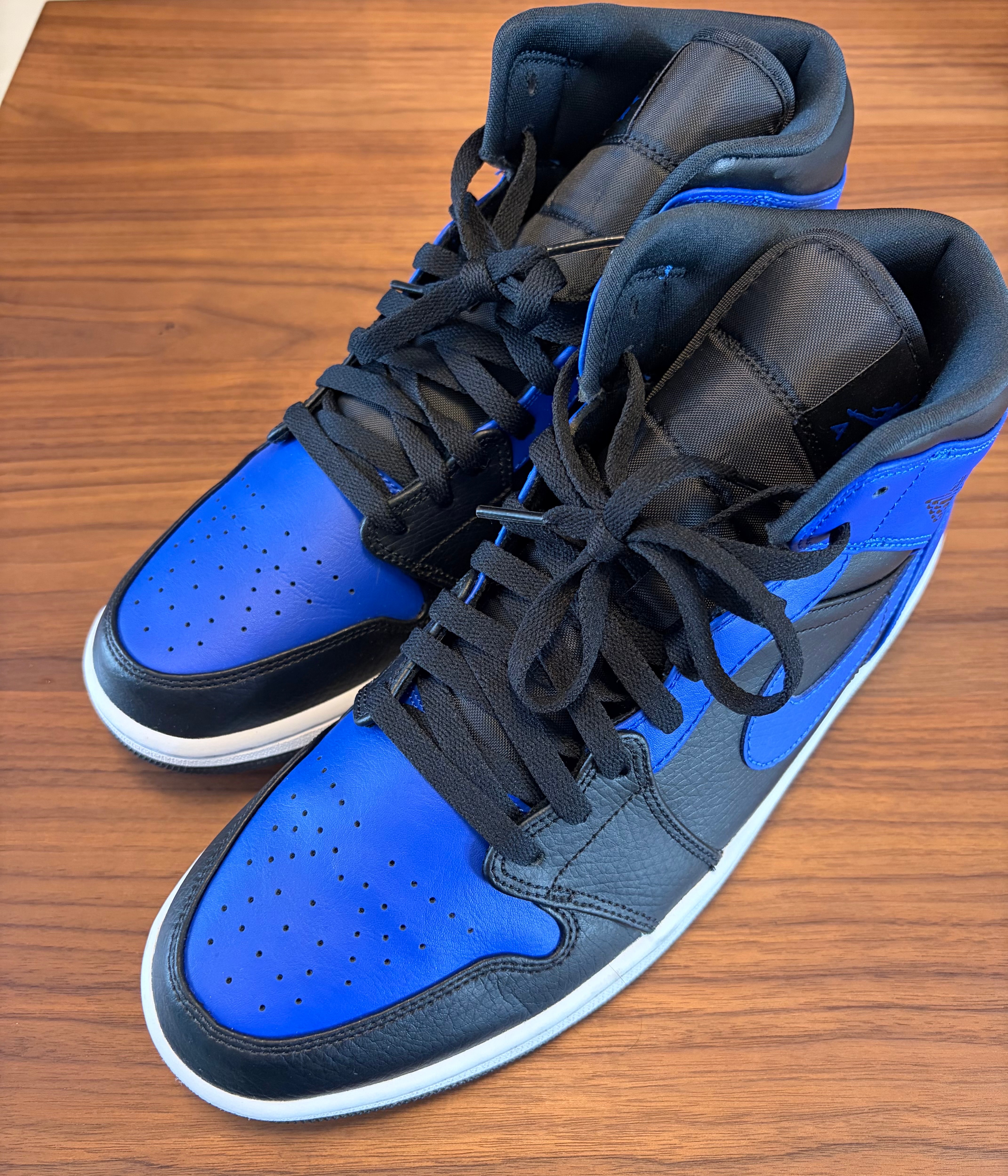 Nike Air Jordan 1 Mid "Hyper Royal"