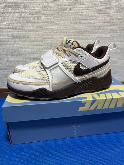 Travis Scott × Nike Zoom Field Jaxx "White and Light Chocolate"