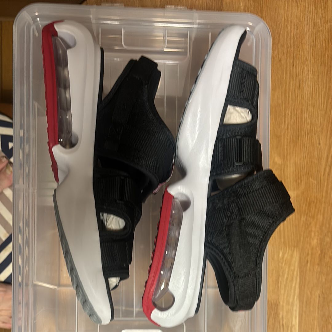 Nike Air Max Sol "Black/Photon Dust/Particle Gray/Varsity Red"