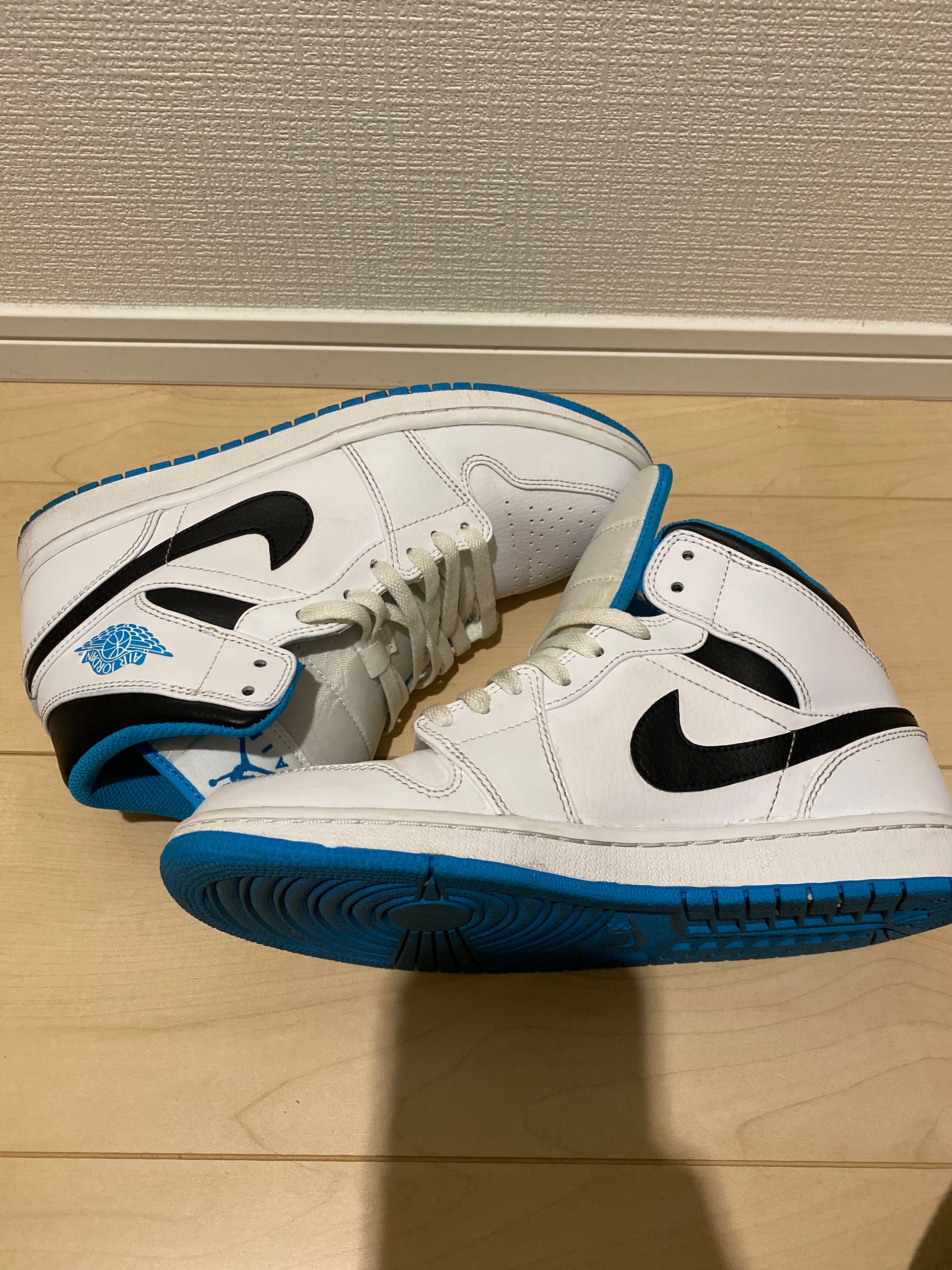 Nike Air Jordan 1 Mid "White/Laser blue"