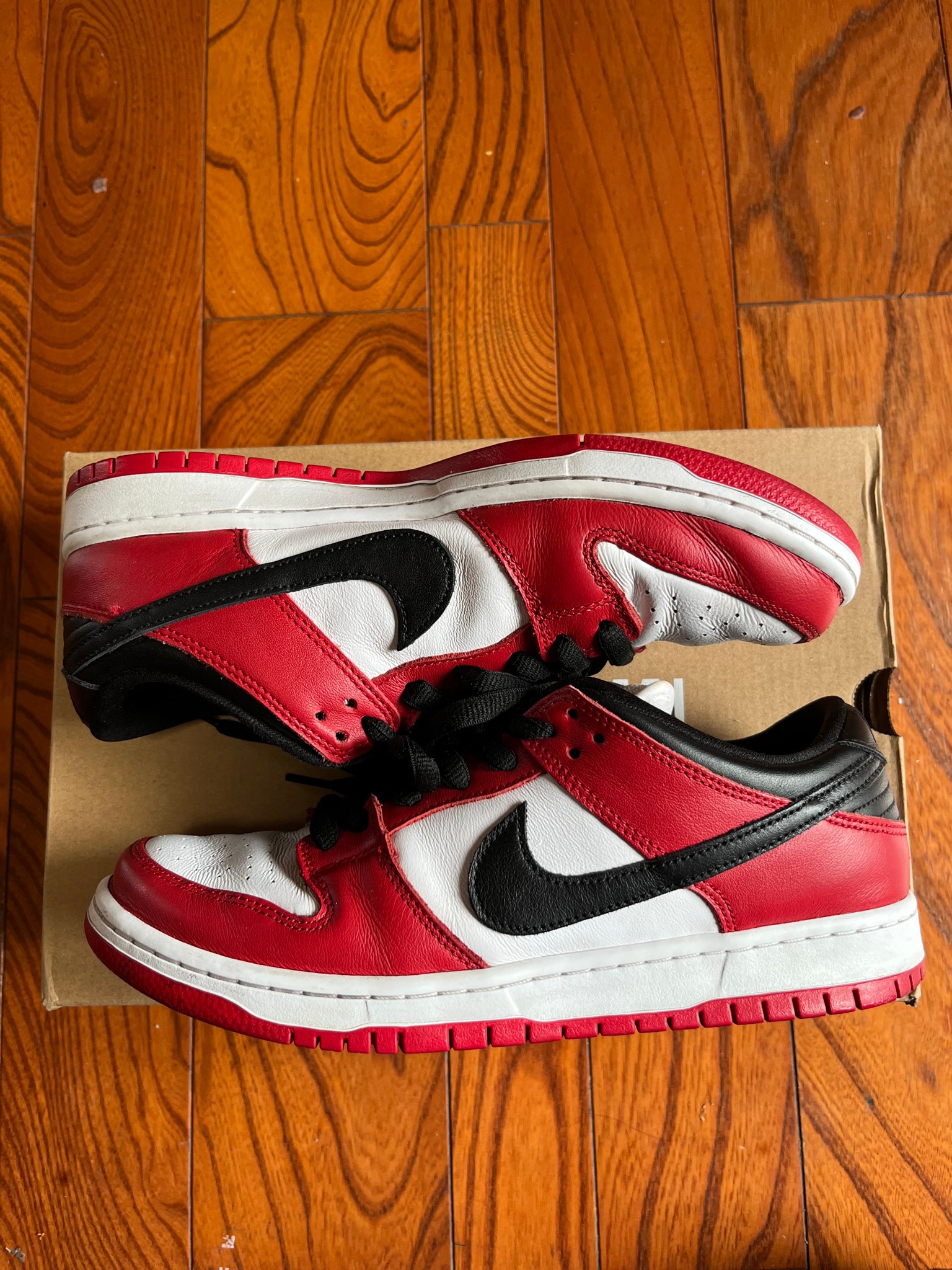 Nike SB Dunk Low Pro "J-Pack Chicago/Varsity Red and White"
