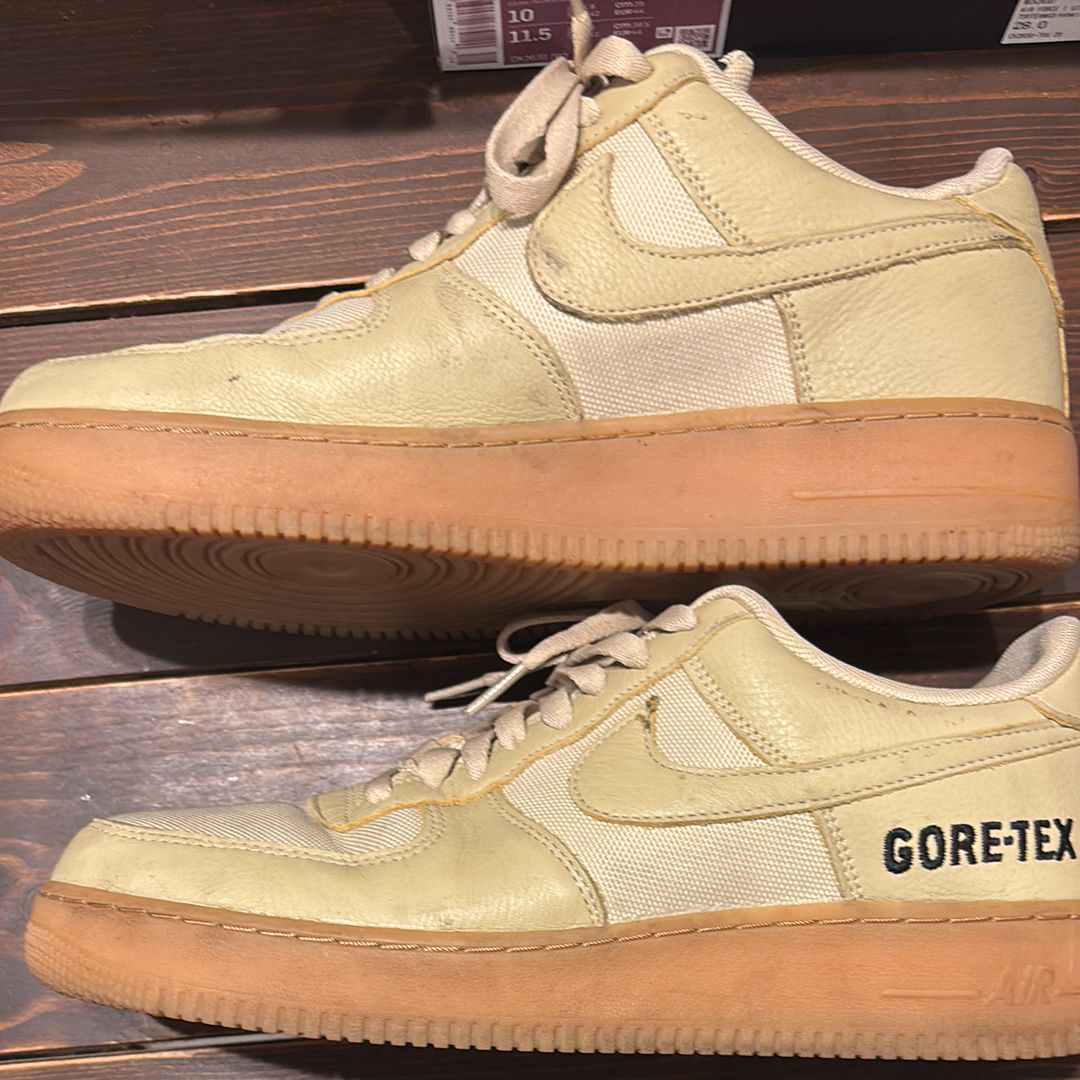 Nike Air Force 1 Low Gore-Tex "Team Gold"