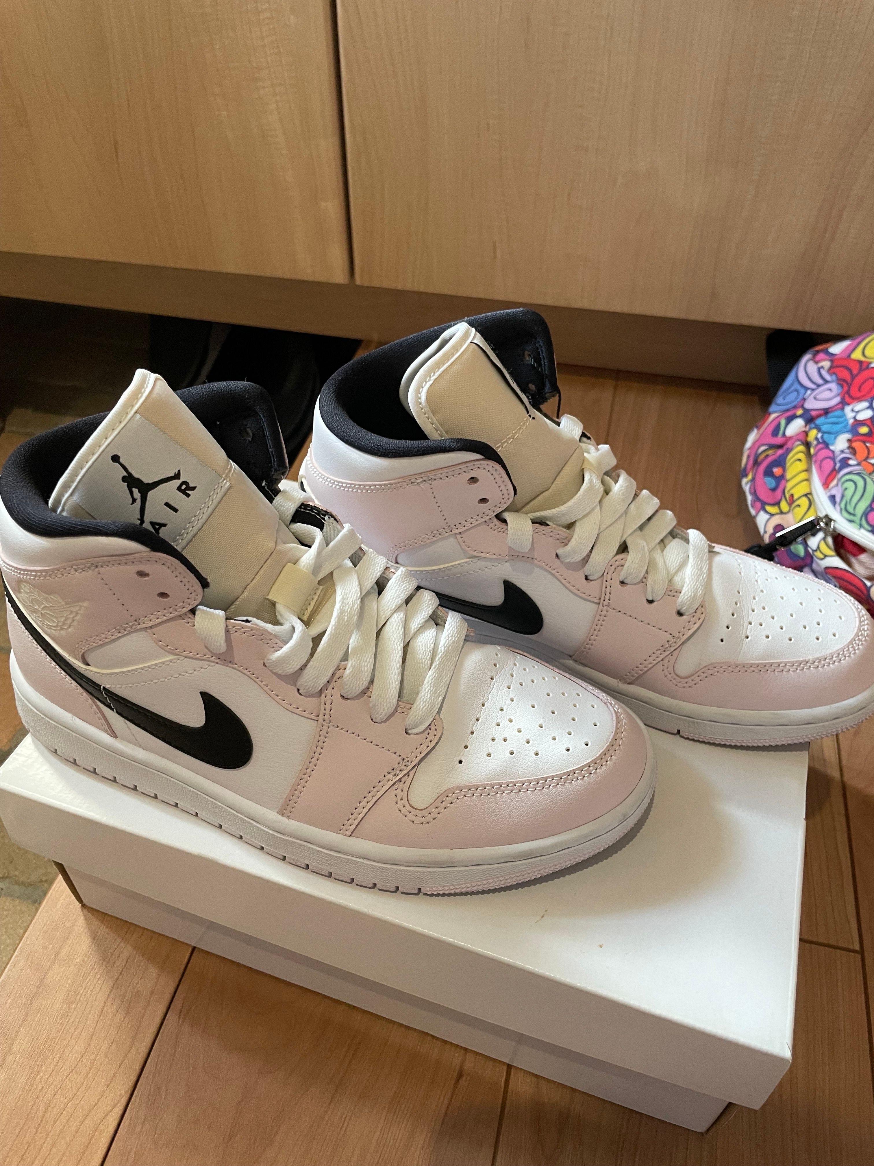 Nike Women's Air Jordan 1 Mid "Light Violet/White/Black"