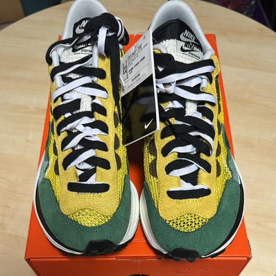 sacai × Nike Vapor Waffle "Tour Yellow/Stadium Green-Sail"