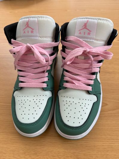 NIKE Women's AIR JORDAN 1 MID SE "DUTCH GREEN"
