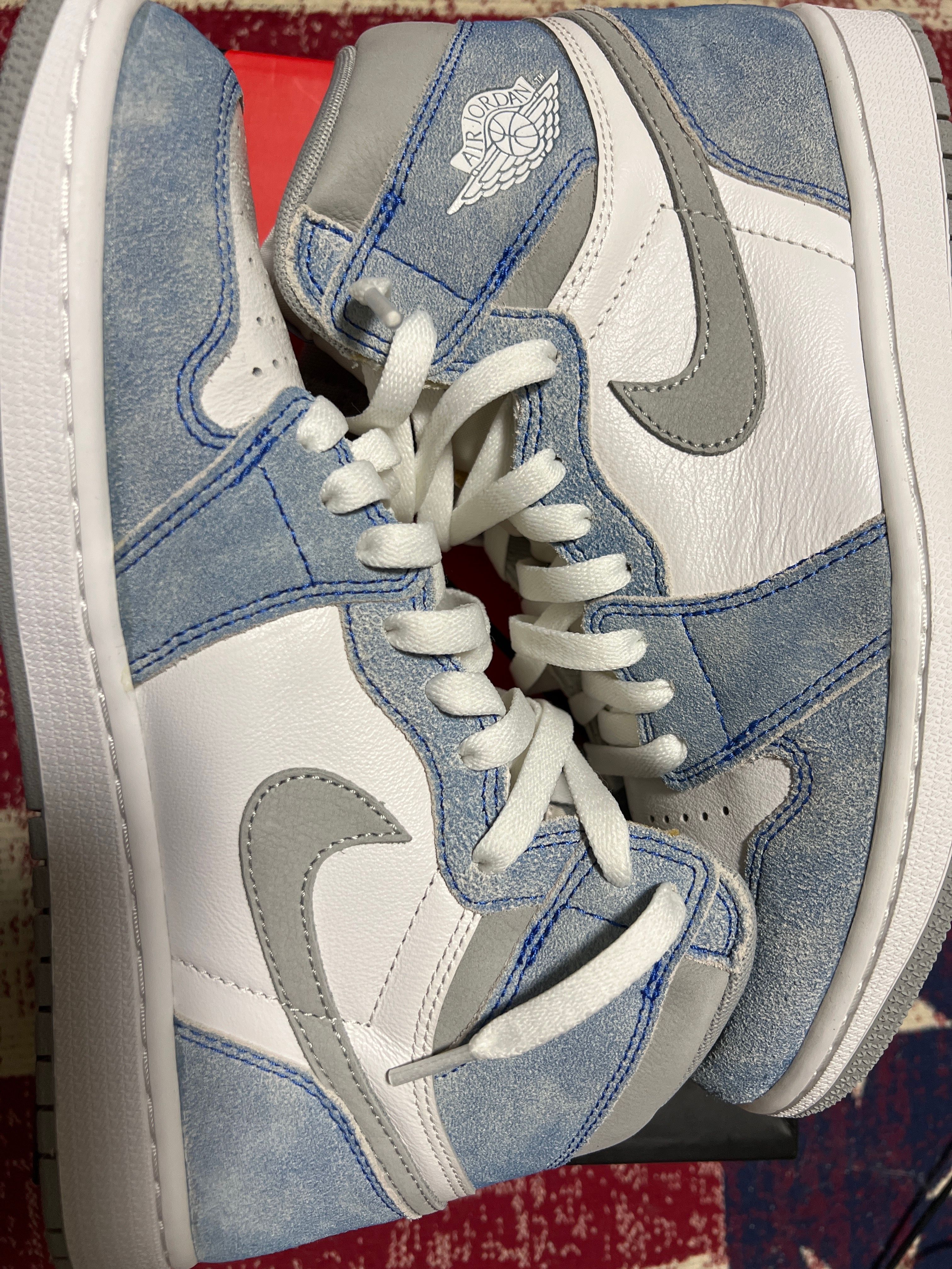 Nike Air Jordan 1 High OG "Hyper Royal"