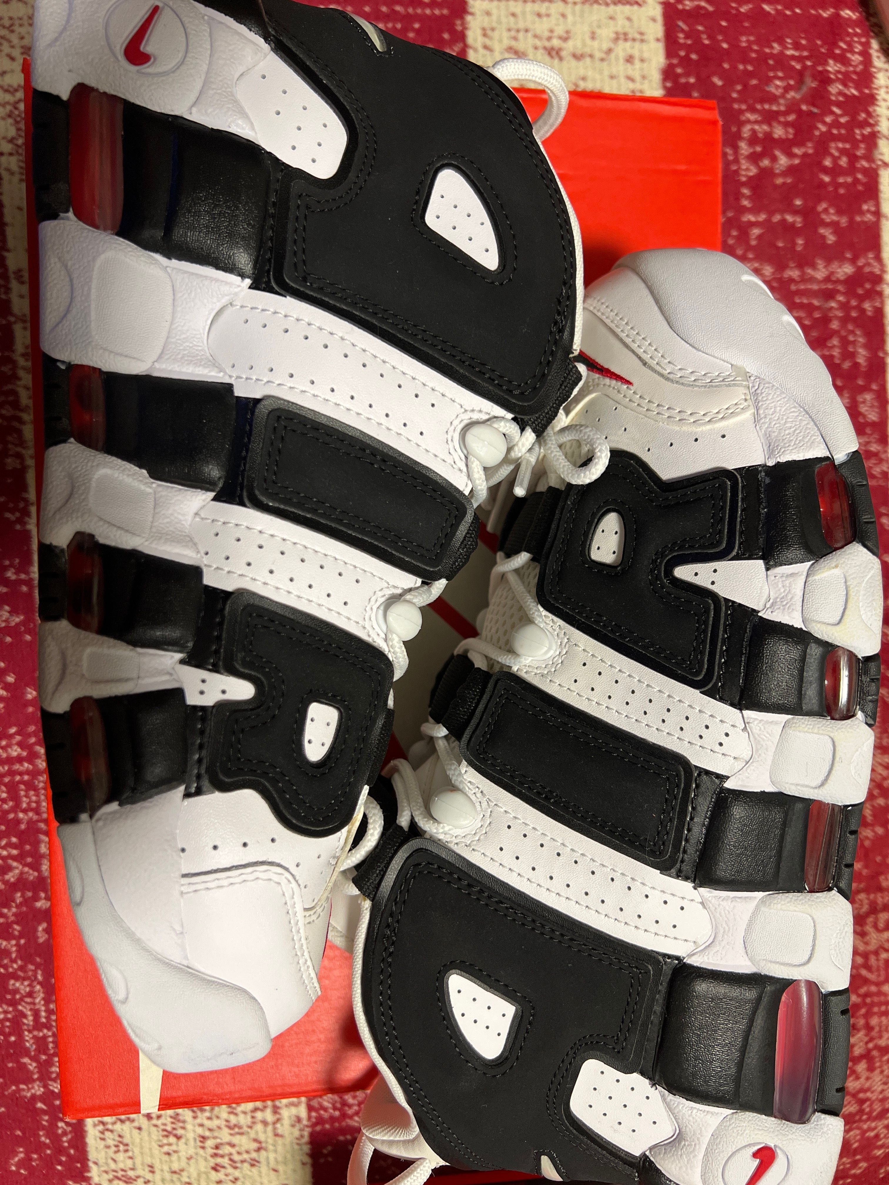 NIKE AIR MORE UPTEMPO "WHITE/BLACK/UNIVERSITY RED"(2020)
