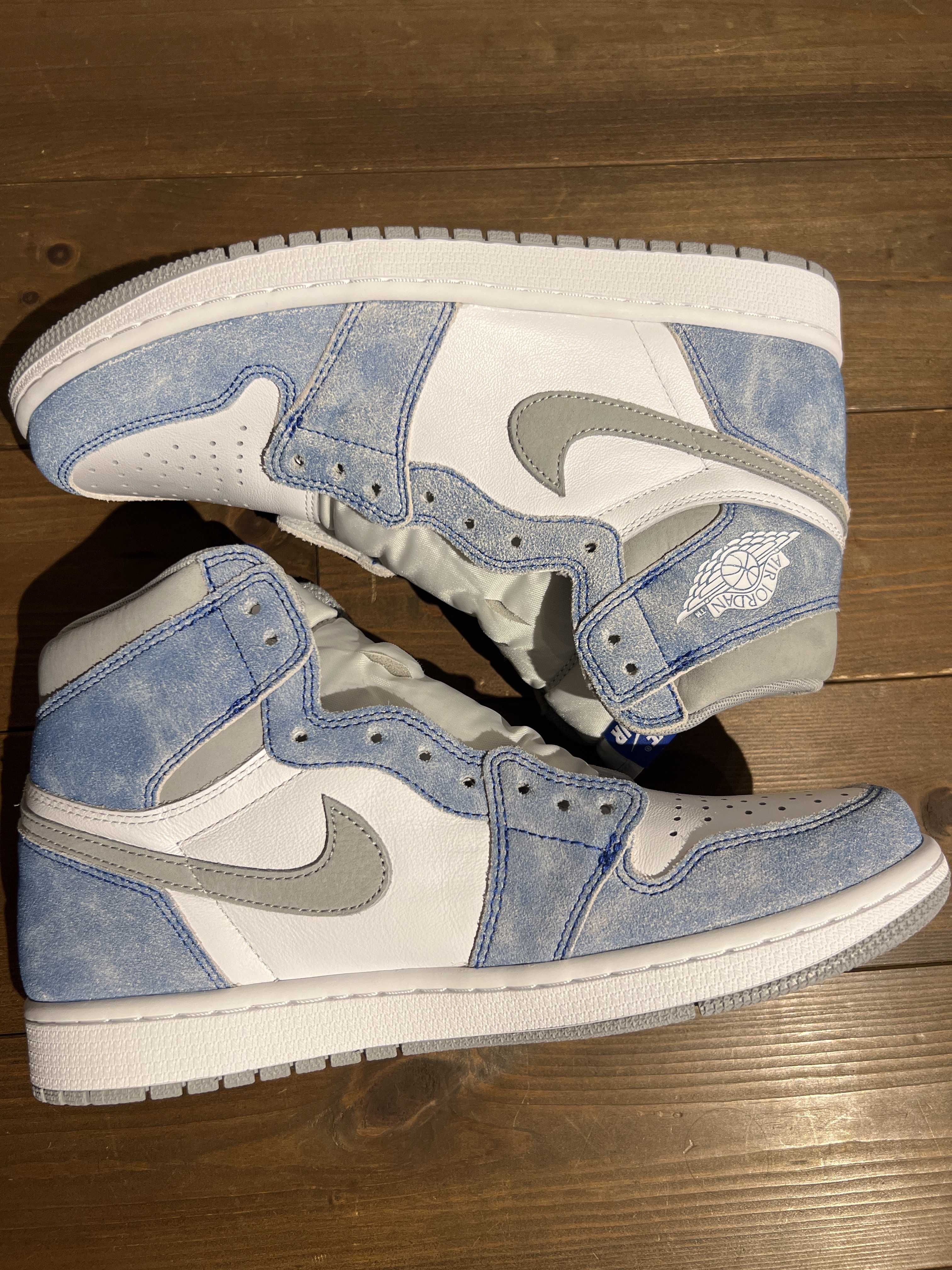 Nike Air Jordan 1 High OG "Hyper Royal"