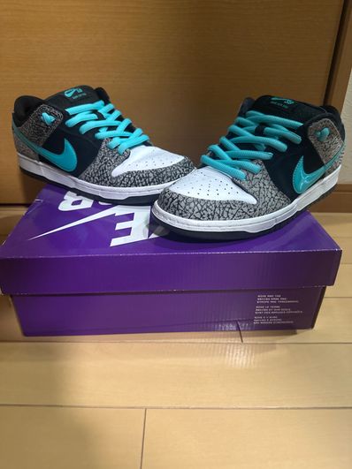 Nike SB Dunk Low "Elephant/Safari"