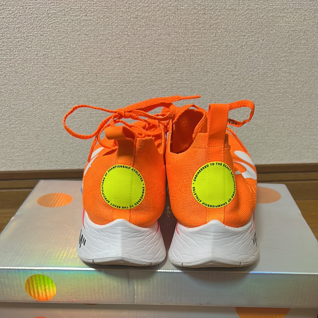 B (目立った傷や汚れなし)】オフホワイト × ナイキ ズームフライ