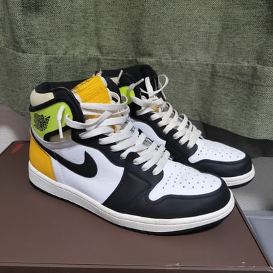Nike Air Jordan 1 High OG "Volt Gold"