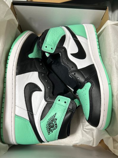 Nike Air Jordan 1 High OG "Green Glow"