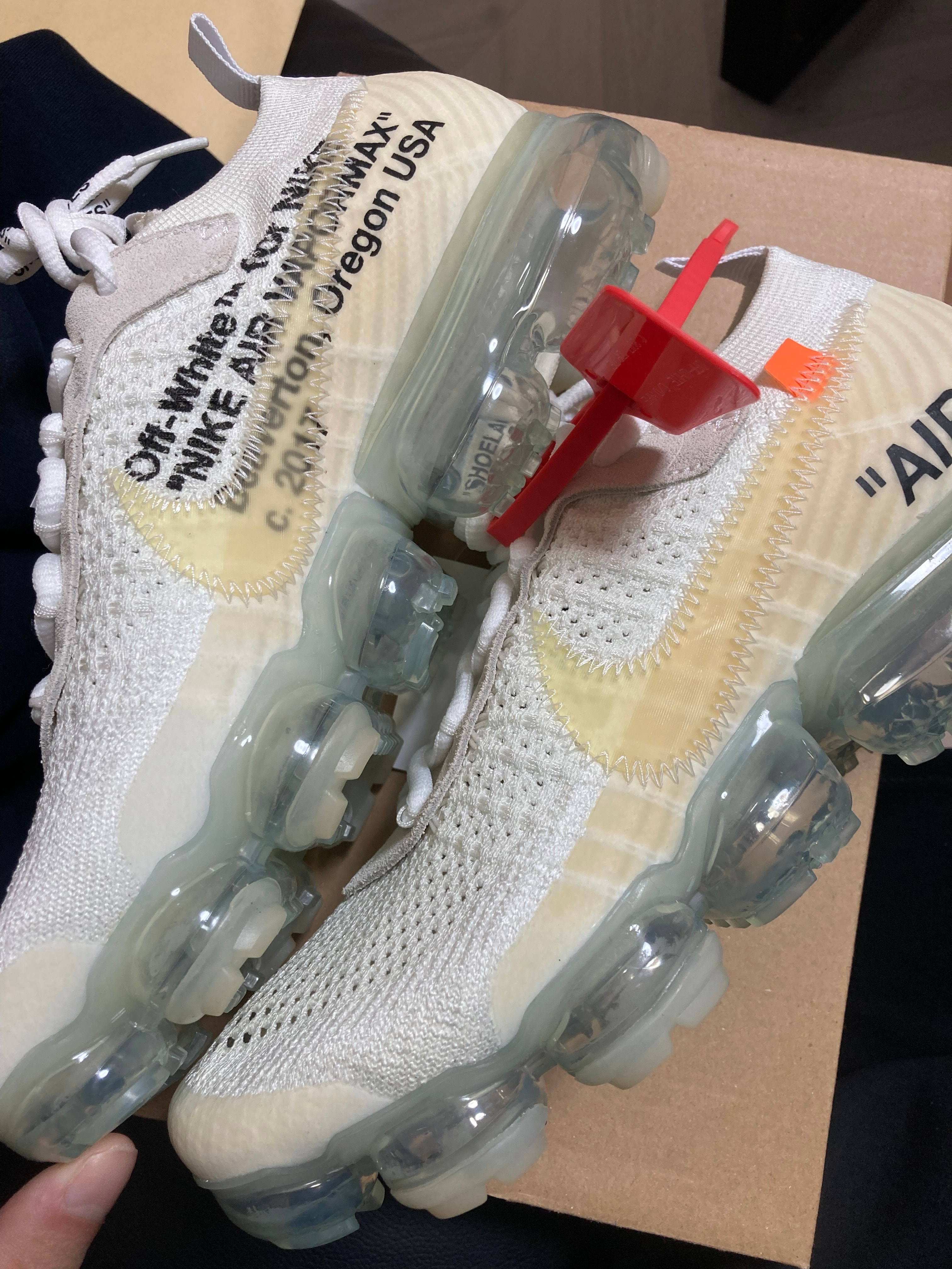 オフホワイト×ナイキ エアヴェイパーマックス "ホワイト"