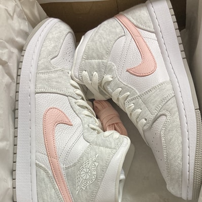 Nike Women's Air Jordan 1 Mid SE "Light Iron Ore"