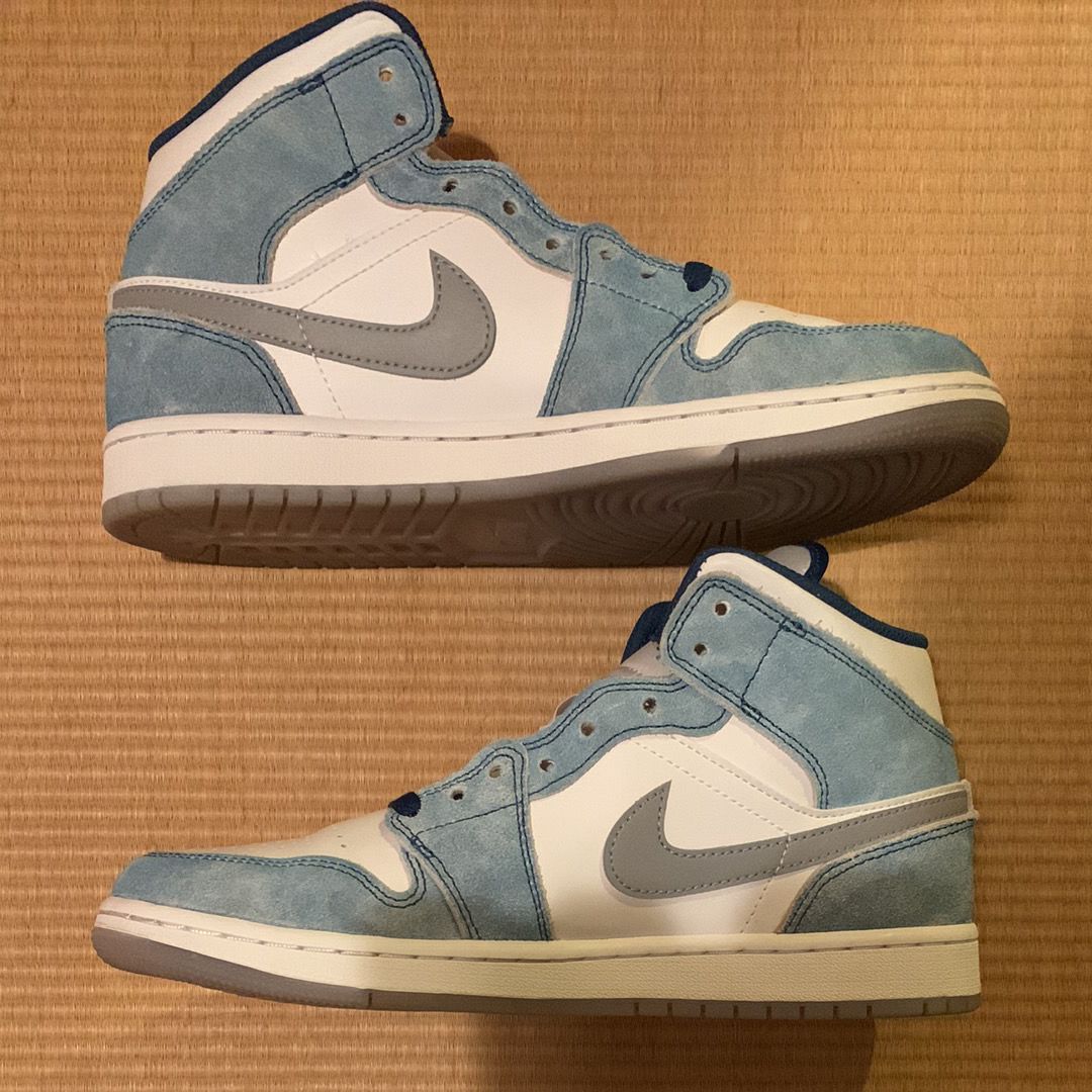 Nike Air Jordan 1 Mid SE "White/Hyper Royal/Red"