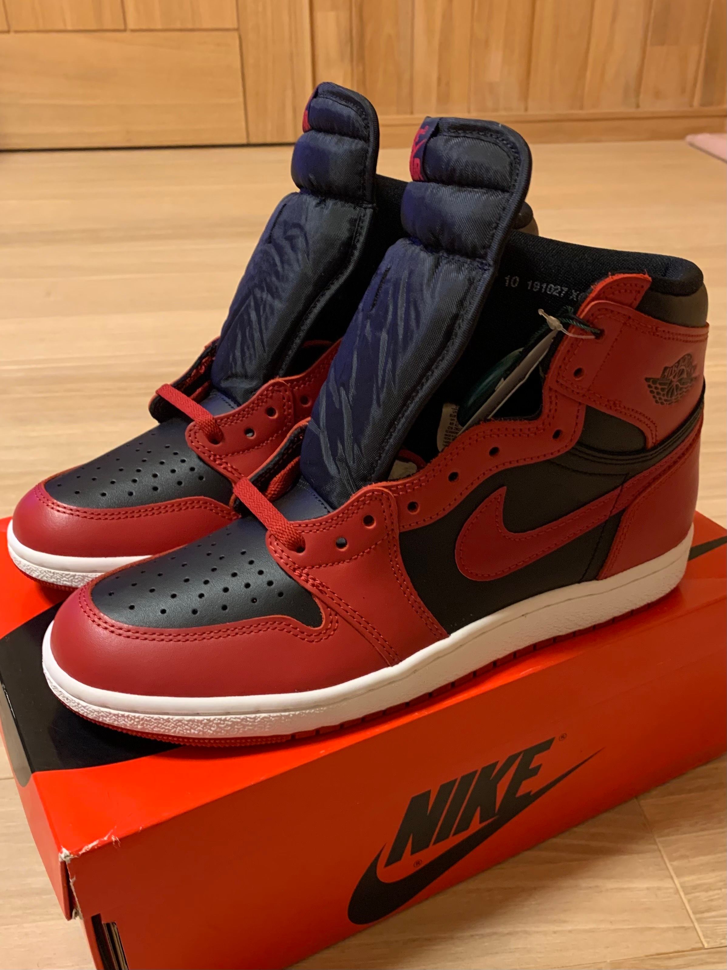 Nike Air Jordan 1 High ’85 "Varsity Red"