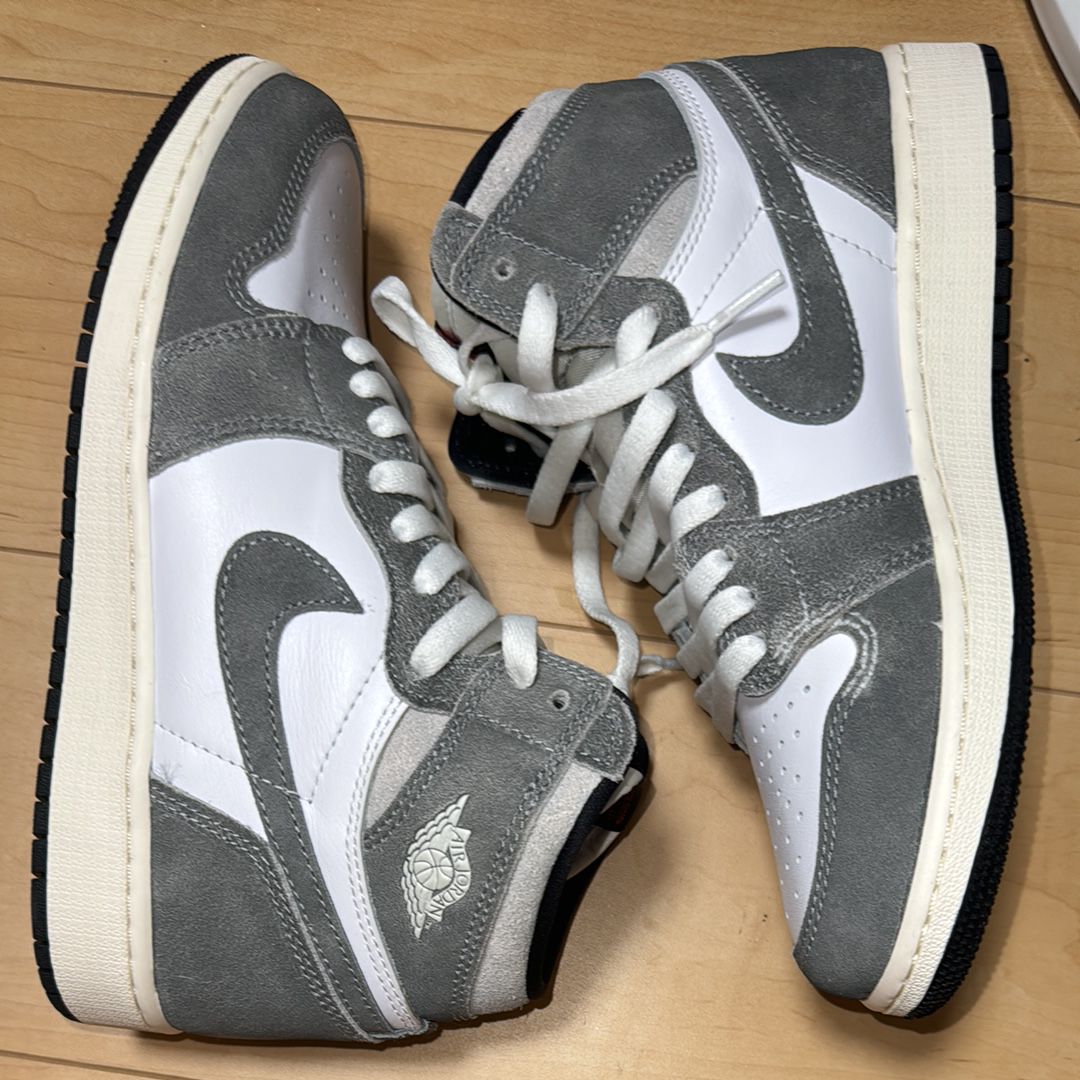 Nike GS Air Jordan 1 Retro High OG "Black and Smoke Grey"