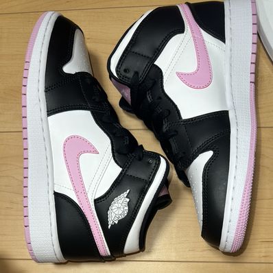 Nike GS Air Jordan 1 Mid "White/Black/Light Arctic Pink"
