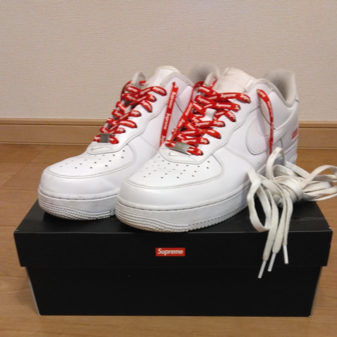 Supreme × Nike Air Force 1 Low 