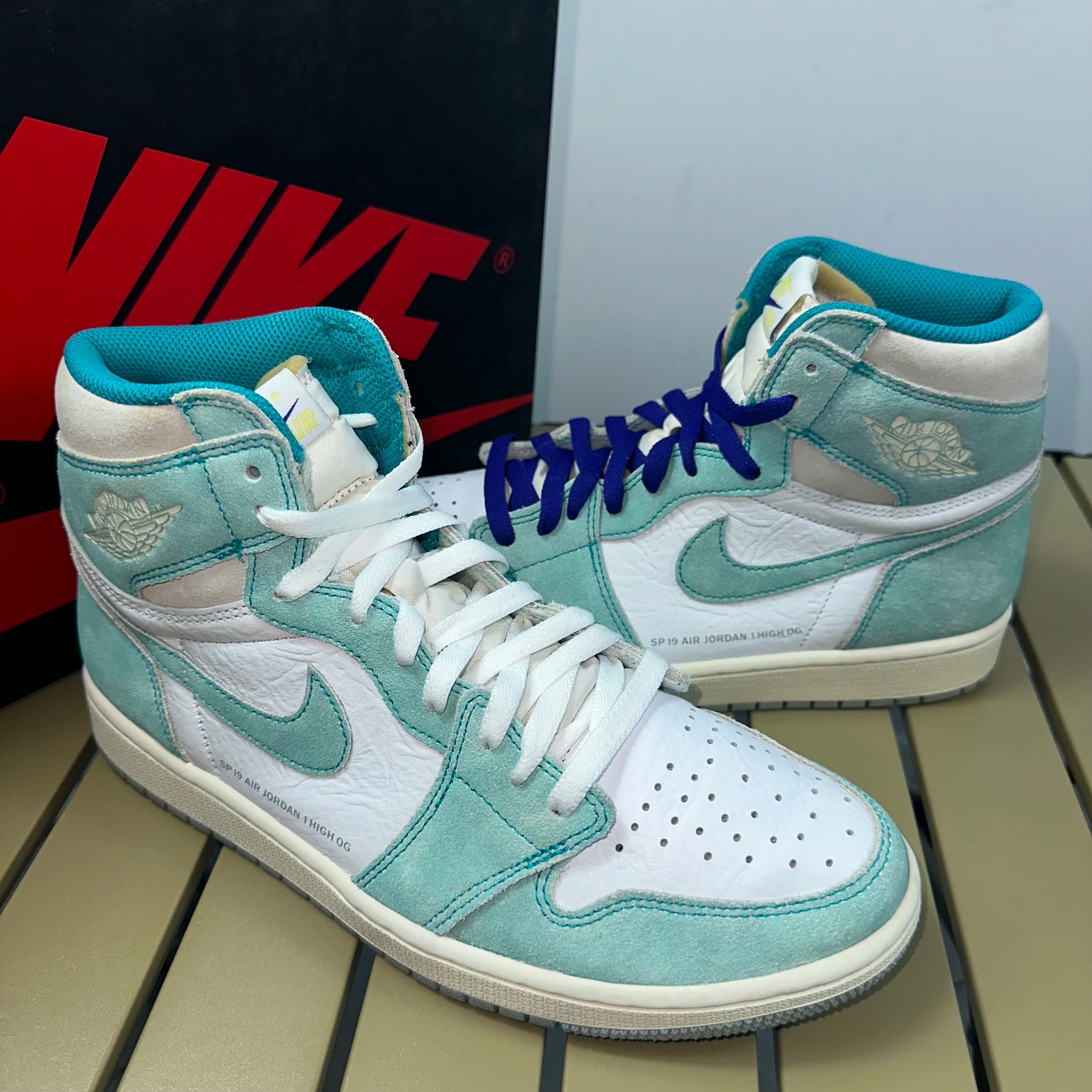 Nike Air Jordan 1 Retro High OG "Turbo Green"