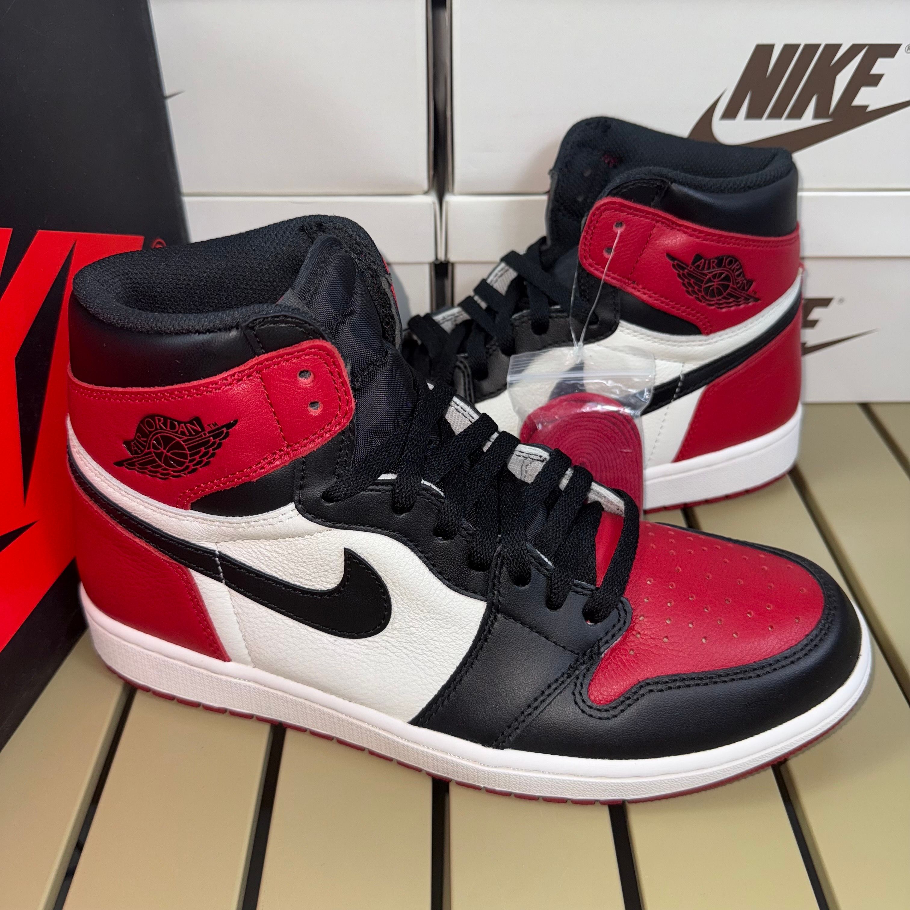 Nike Air Jordan 1 Retro High OG "Bred Toe"