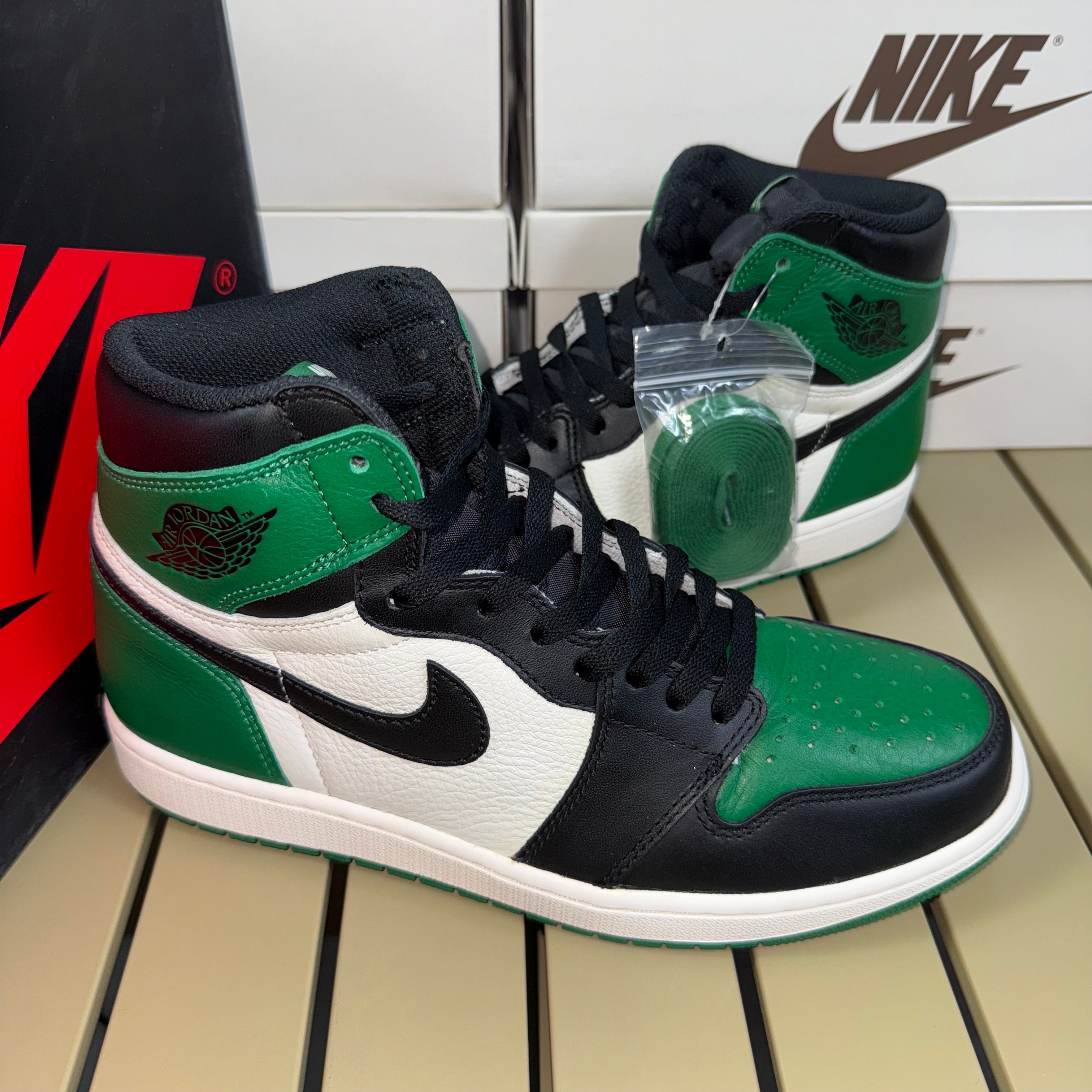 Nike Air Jordan 1 Retro High OG "Pine Green"(2018)