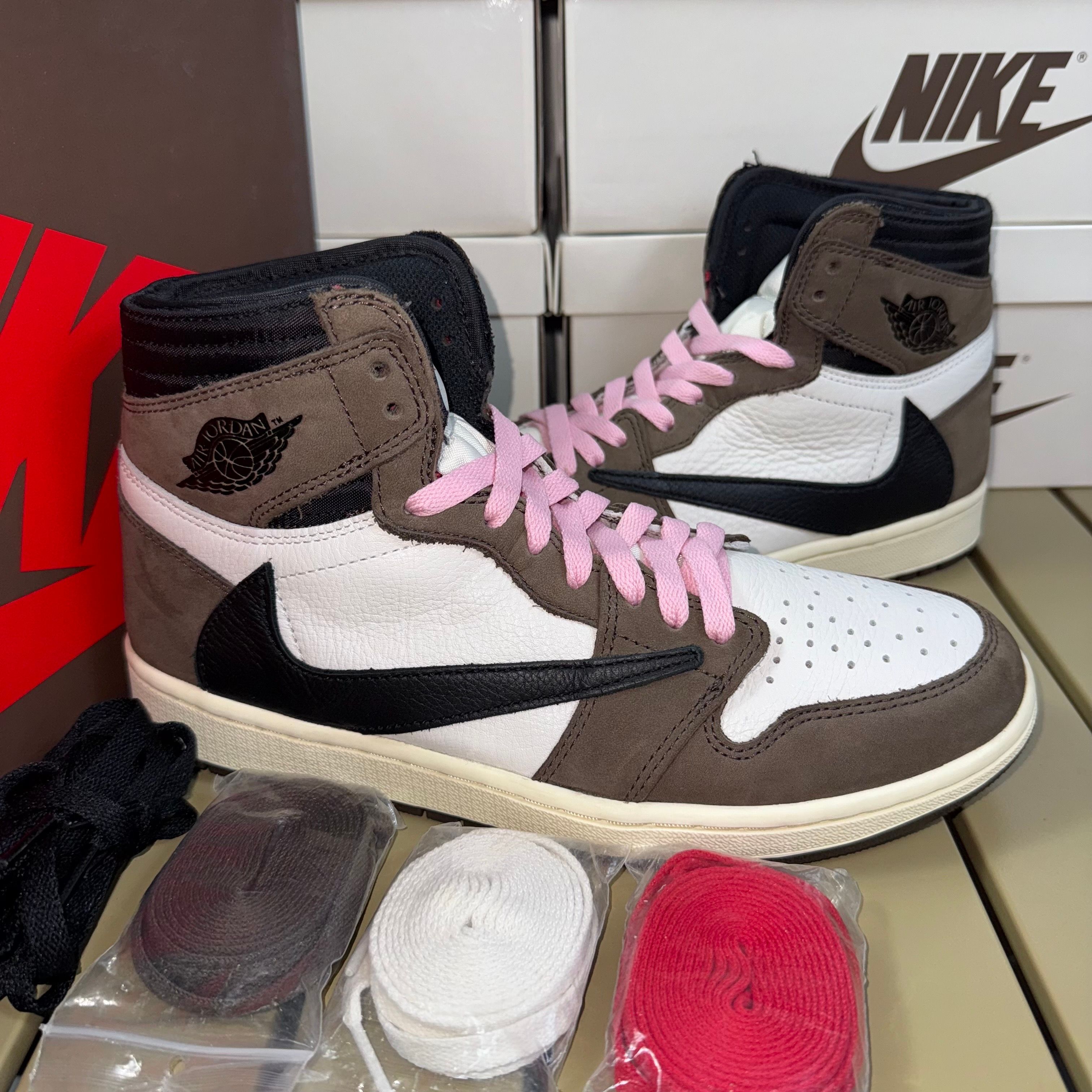 Travis Scott × Nike Air Jordan 1 Retro High OG TS SP "Sail/Dark Mocha"