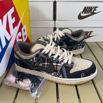 Travis Scott × Nike SB Dunk Low "Black/Parachute Beige"