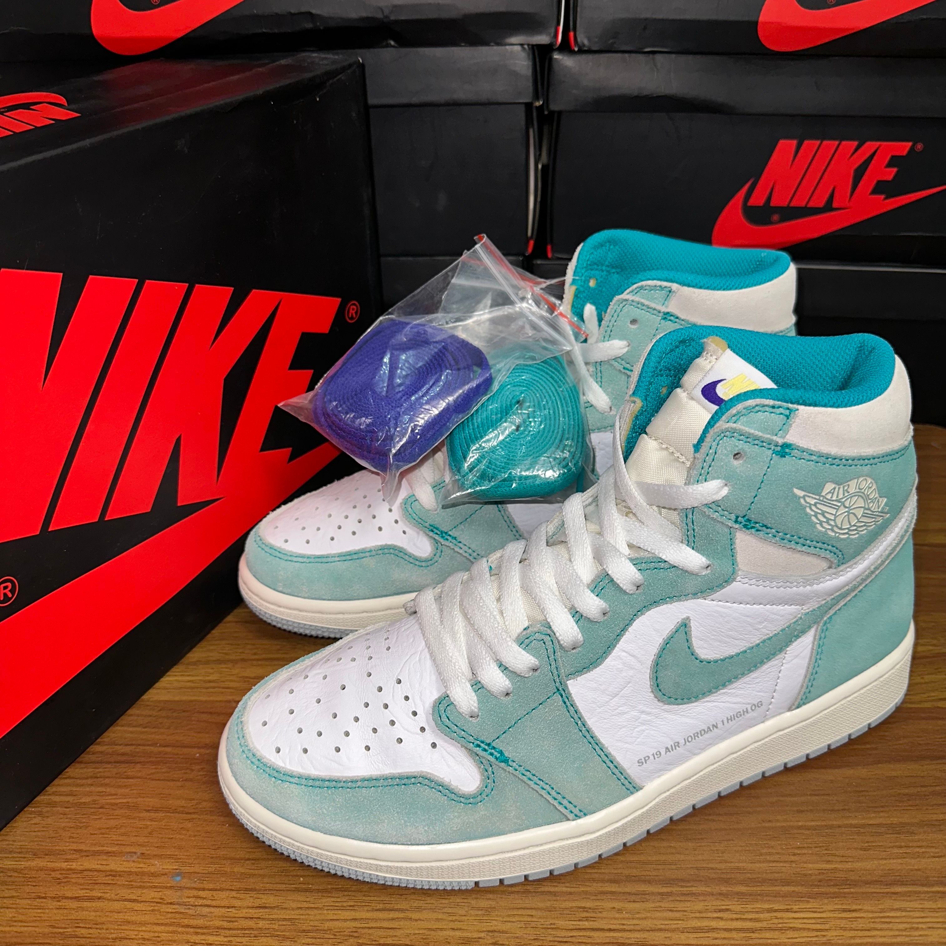 Nike Air Jordan 1 Retro High OG "Turbo Green"