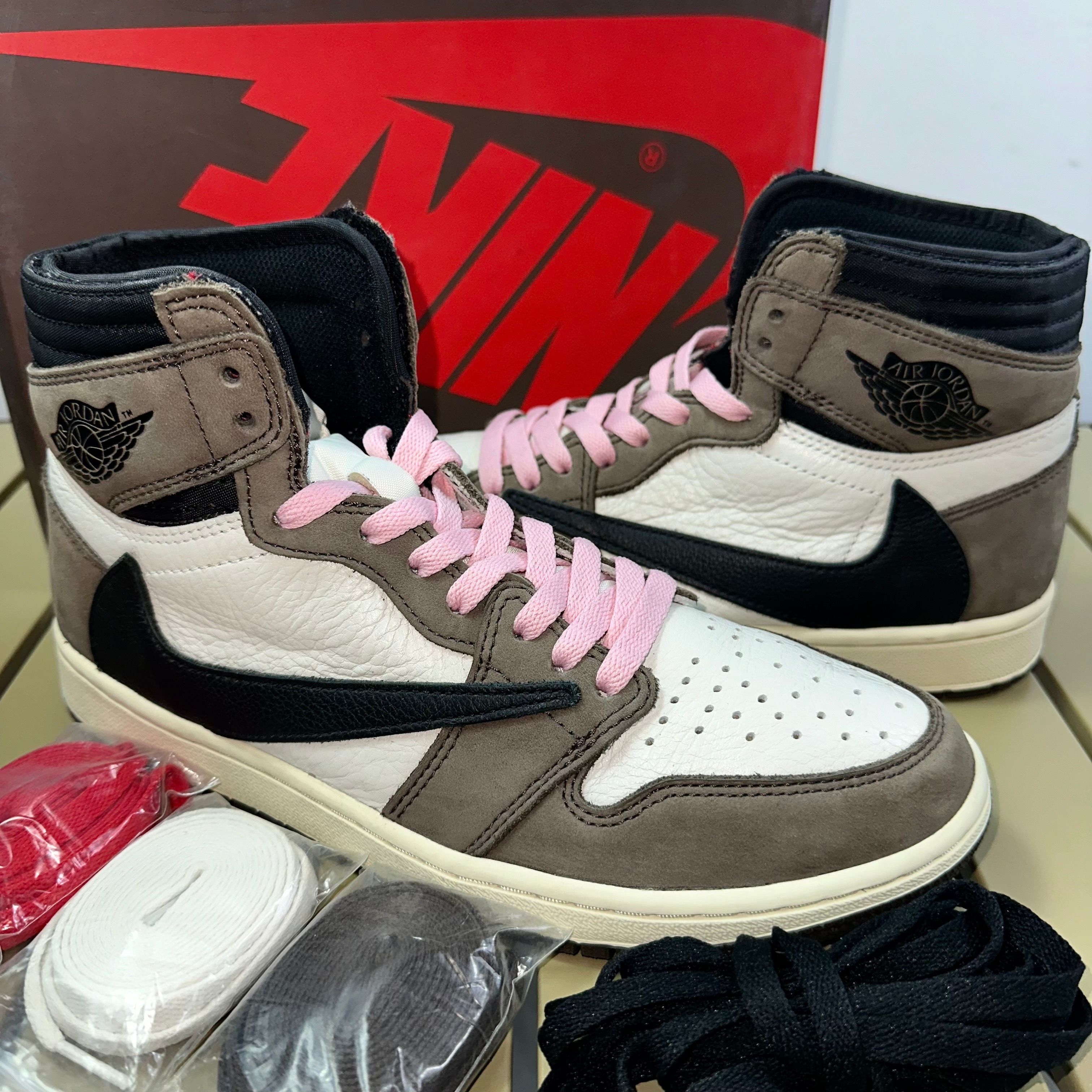 Travis Scott × Nike Air Jordan 1 Retro High OG TS SP "Sail/Dark Mocha"